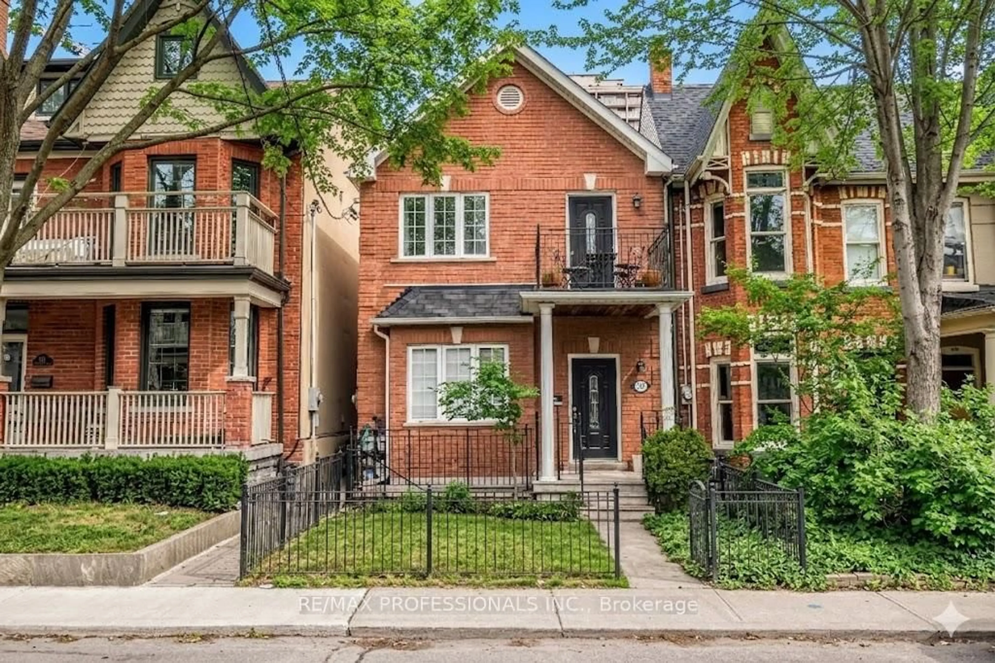 Home with brick exterior material, street for 213 Major St, Toronto Ontario M5S 2L4