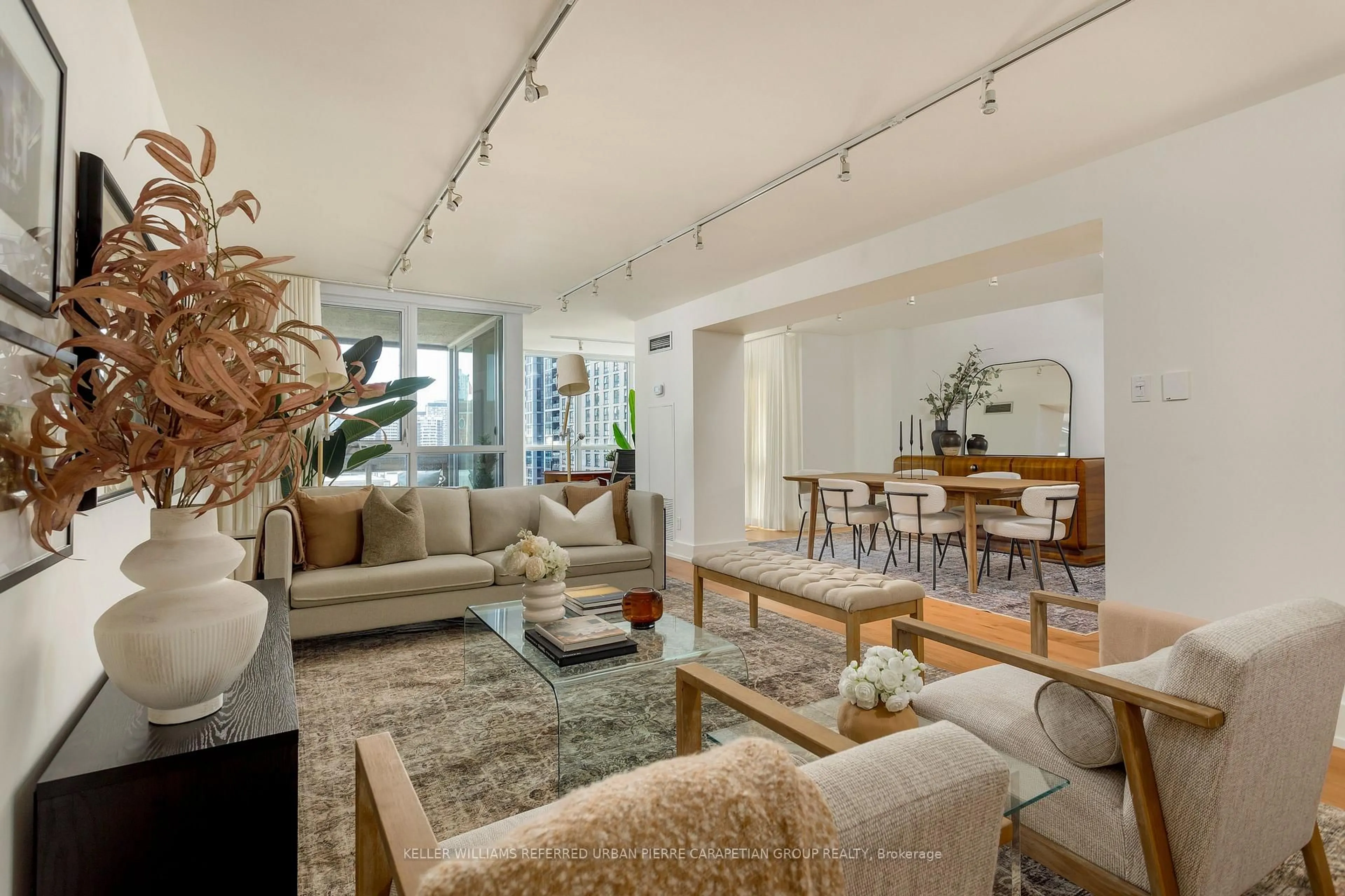 Living room with furniture, unknown for 278 Bloor St #1806, Toronto Ontario M4W 3M4
