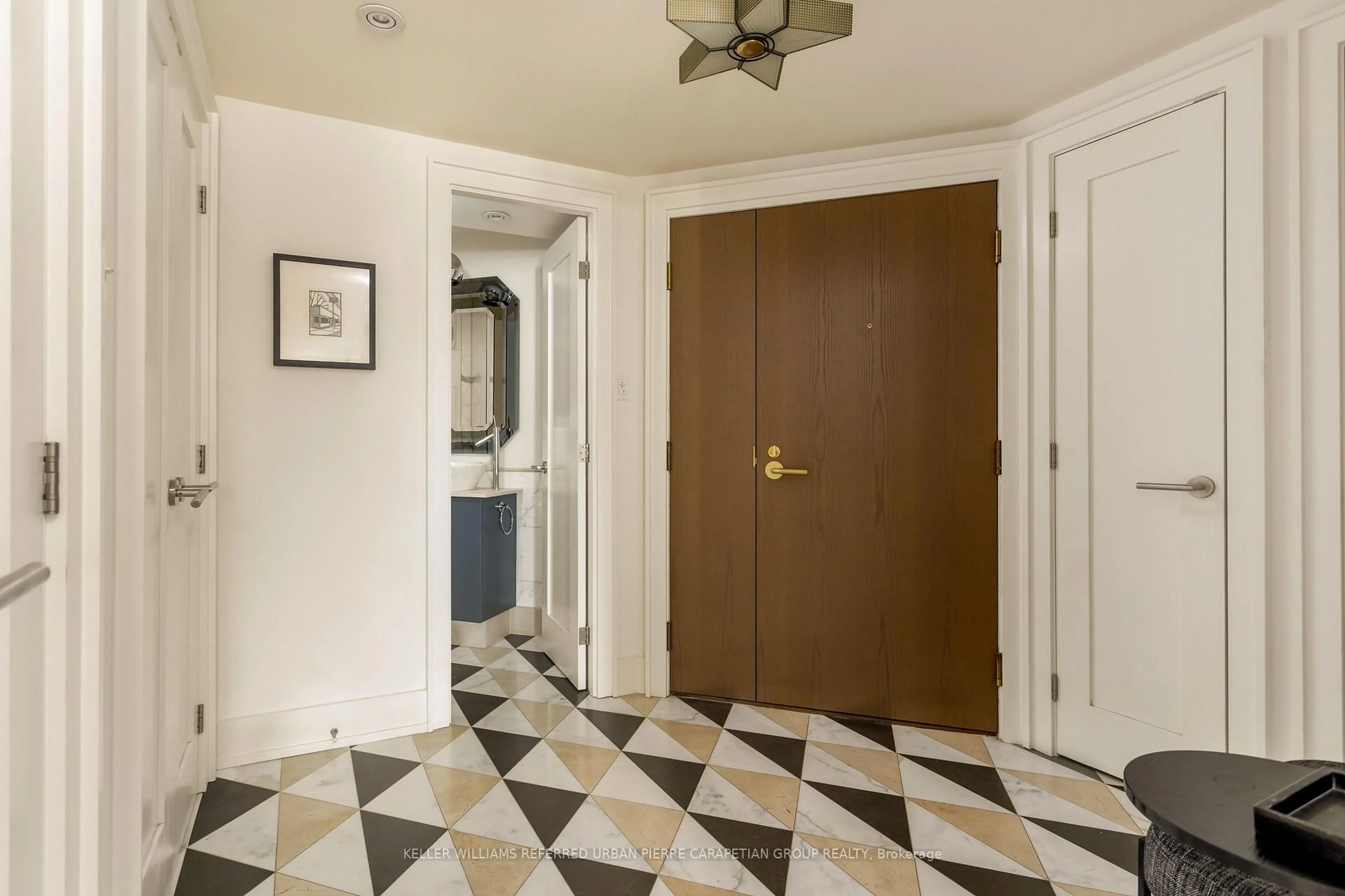 Indoor entryway for 278 Bloor St #1806, Toronto Ontario M4W 3M4