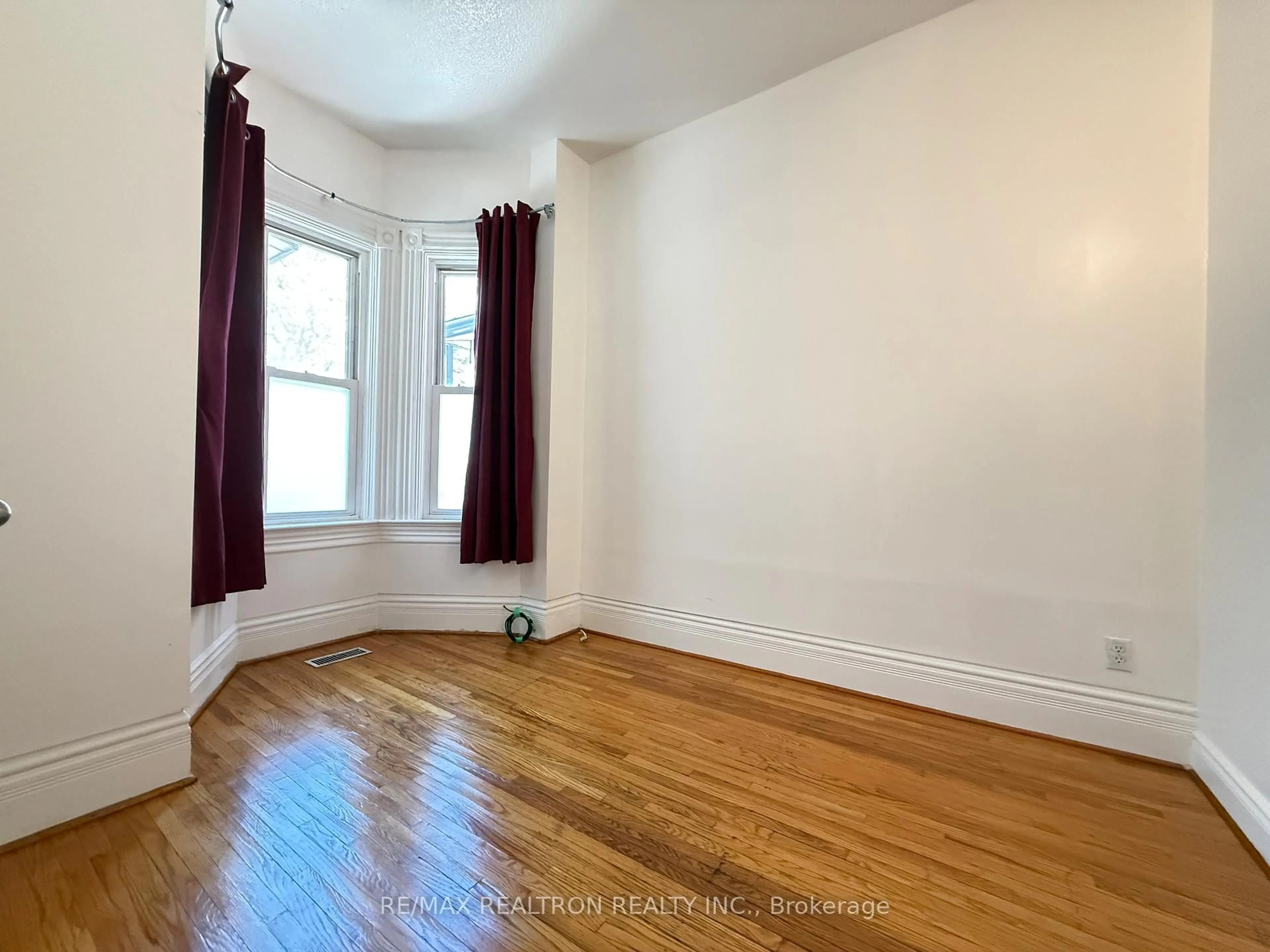 A pic of a room for 399 Brock Ave, Toronto Ontario M6H 3N6