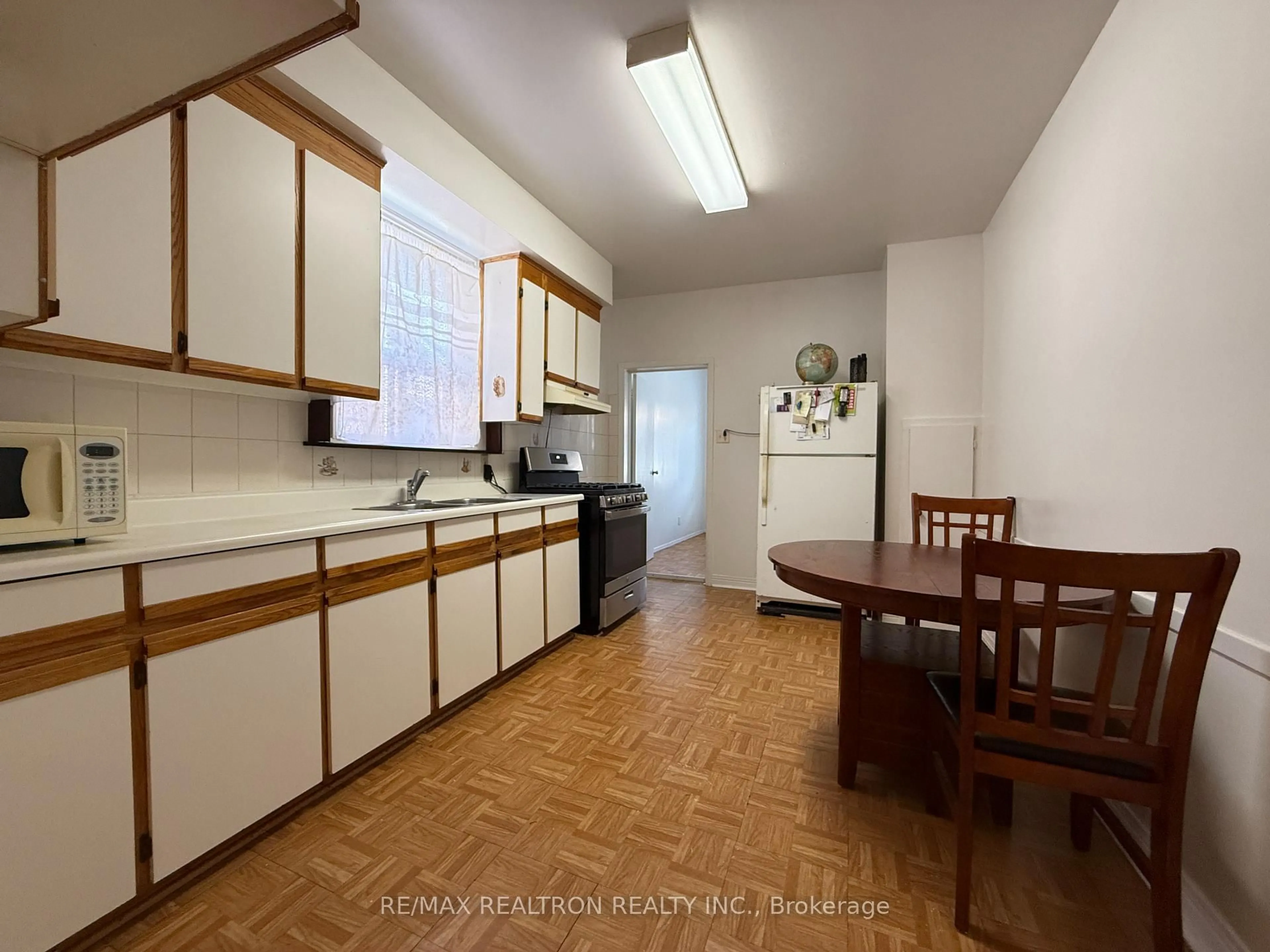 Standard kitchen, unknown for 399 Brock Ave, Toronto Ontario M6H 3N6