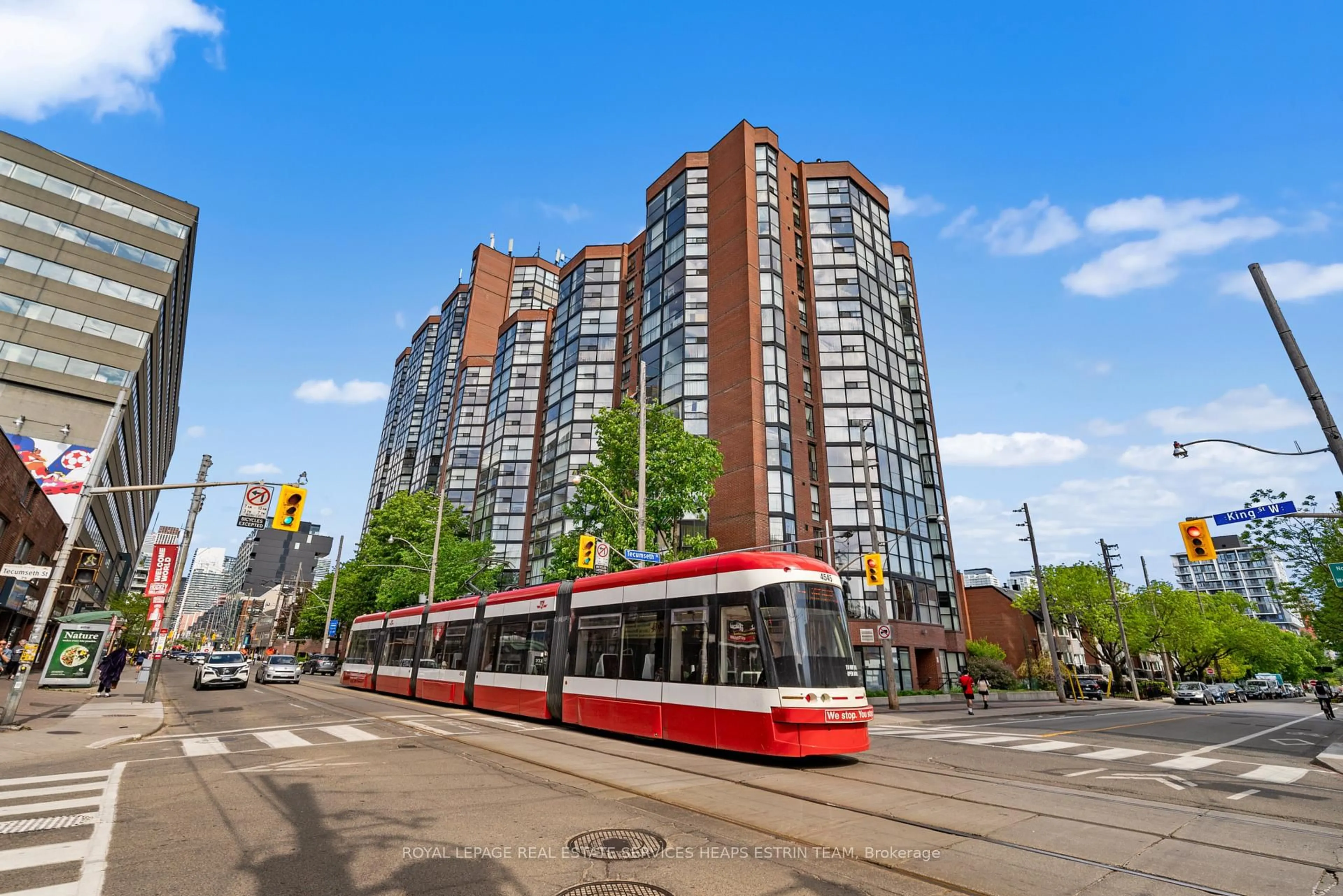 Patio, street for 725 King St #306, Toronto Ontario M5V 2W9