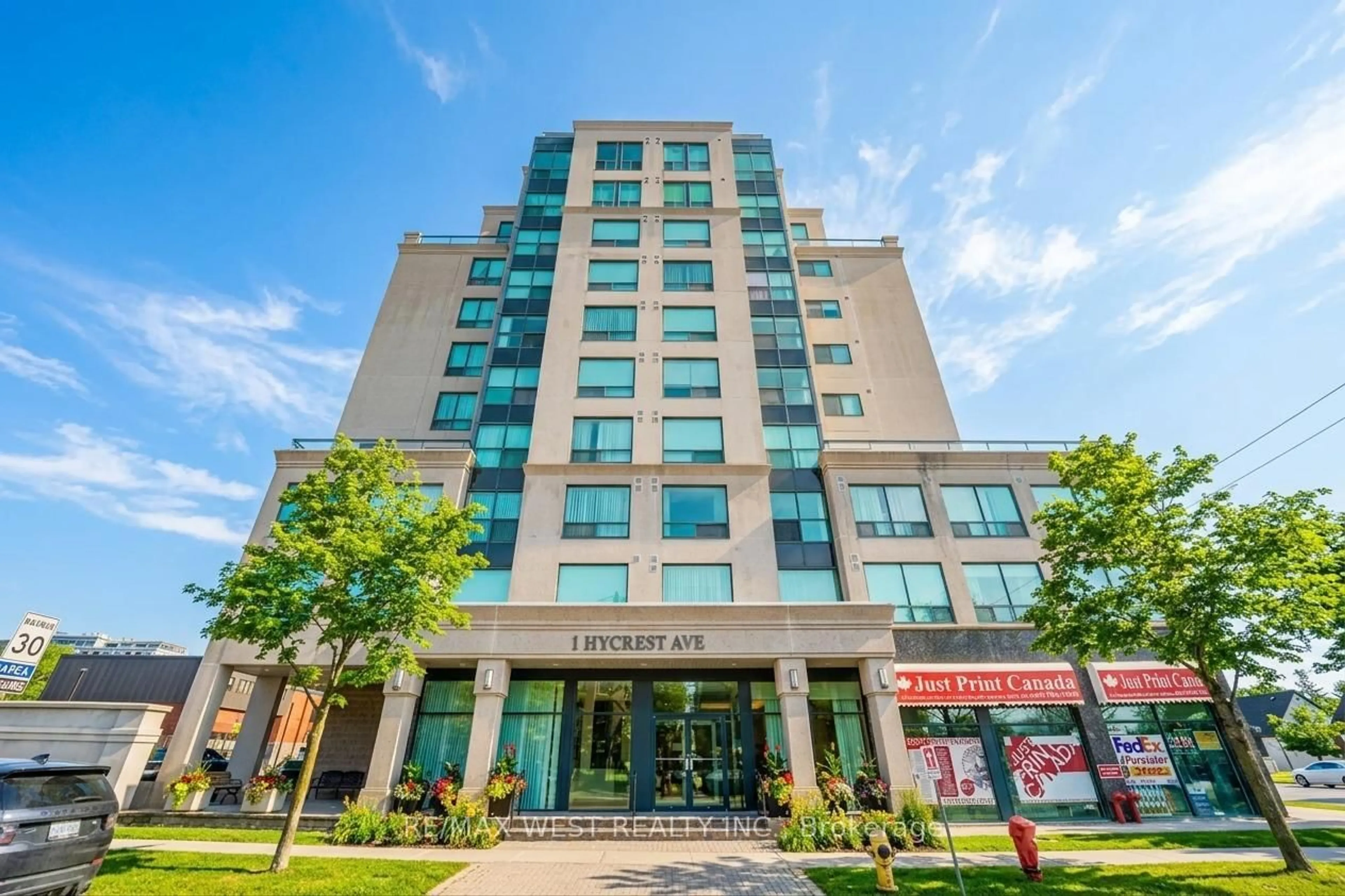 Indoor foyer for 1 Hycrest Ave #602, Toronto Ontario M2N 6V8