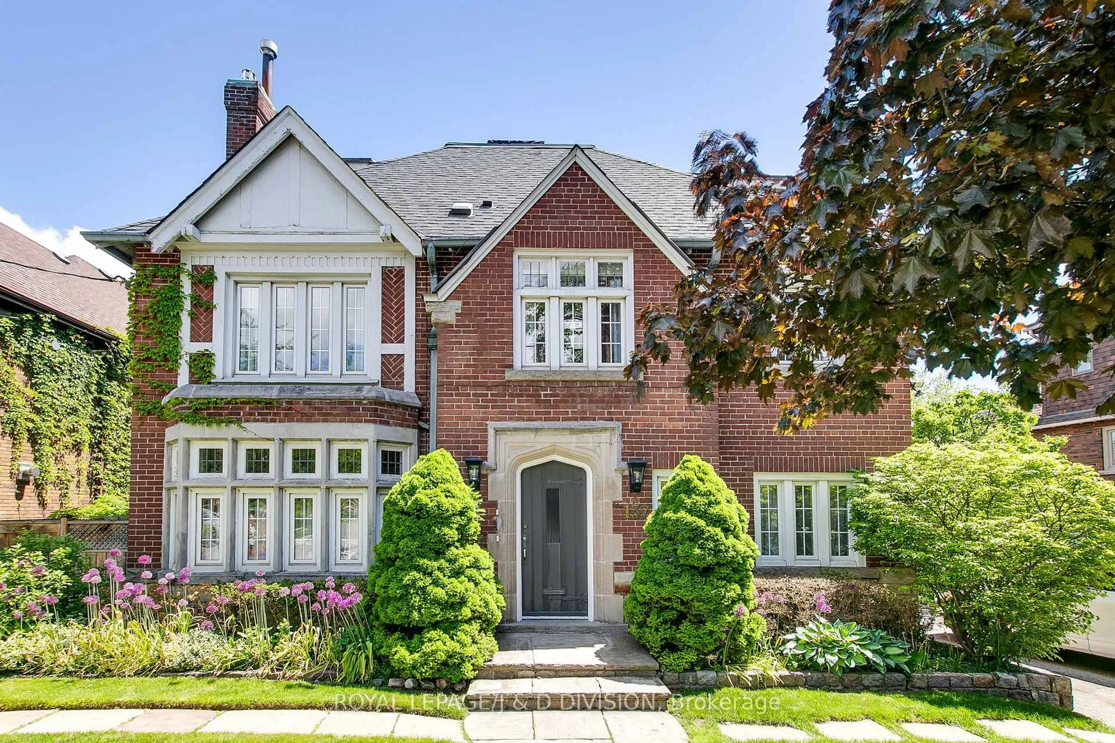 Home with brick exterior material, street for 137 Highbourne Rd, Toronto Ontario M5P 2J8