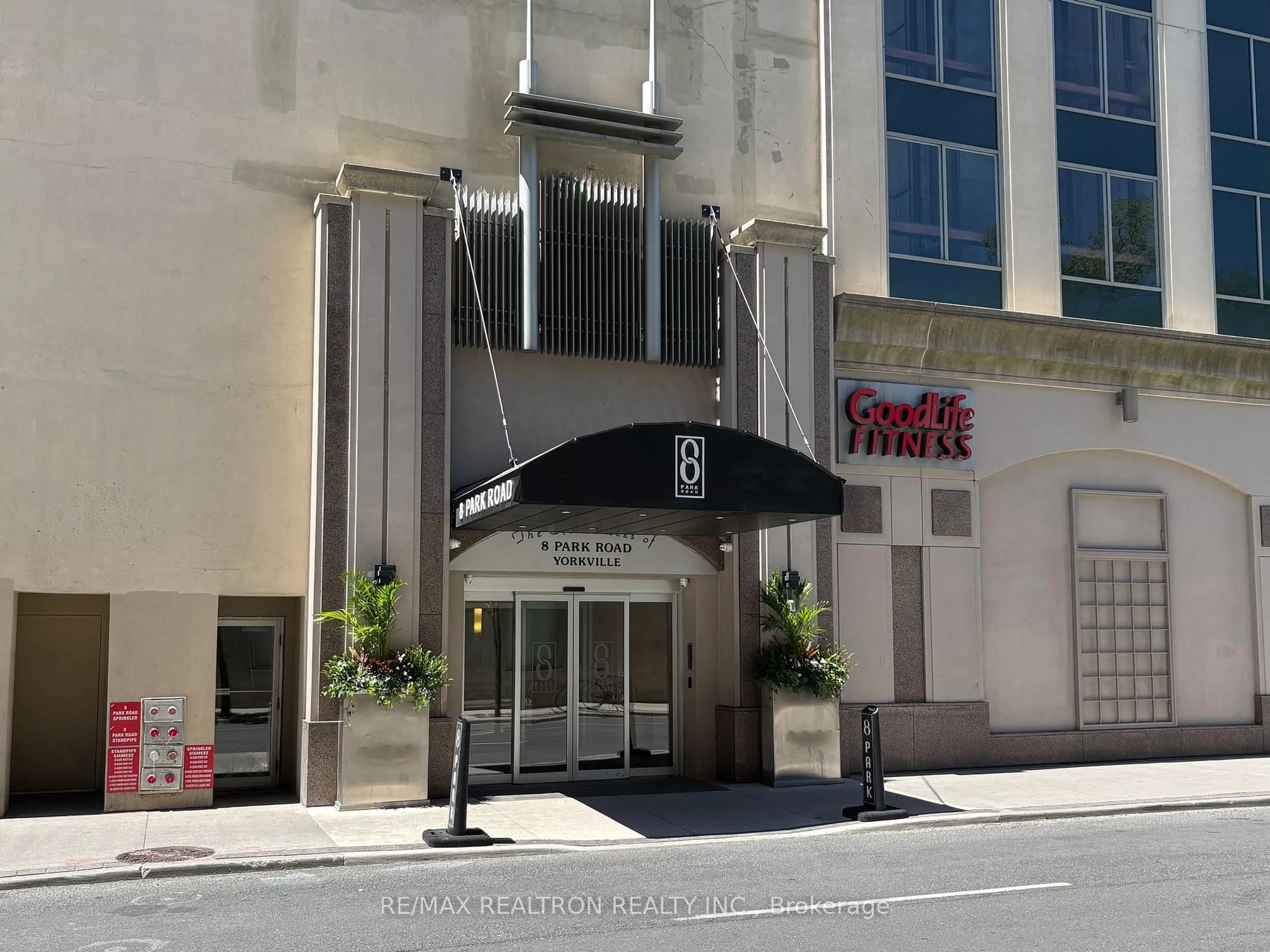 Indoor foyer for 8 Park Rd #3011, Toronto Ontario M4W 3S5