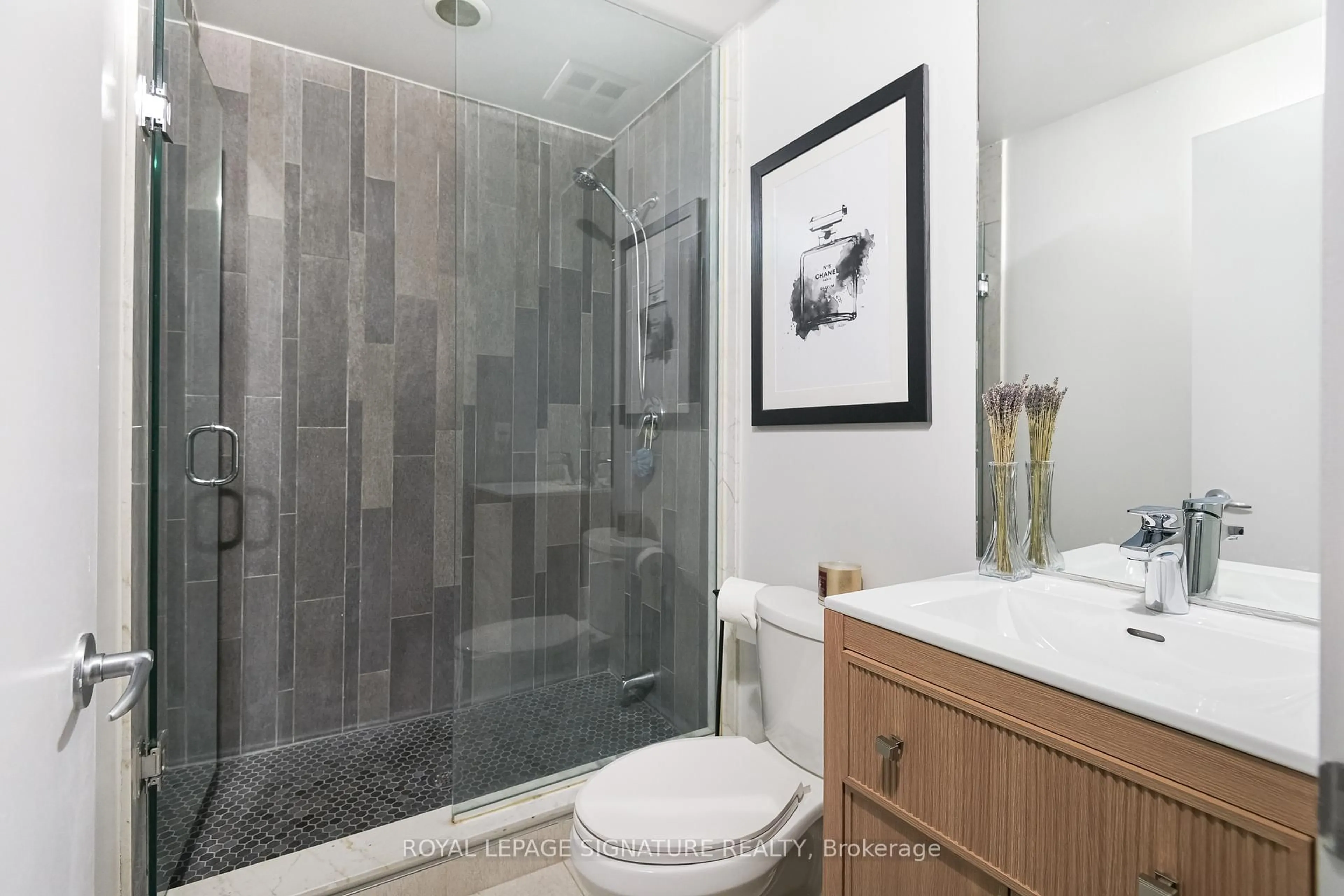 Contemporary bathroom, ceramic/tile floor for 700 King St #513, Toronto Ontario M5V 2Y6