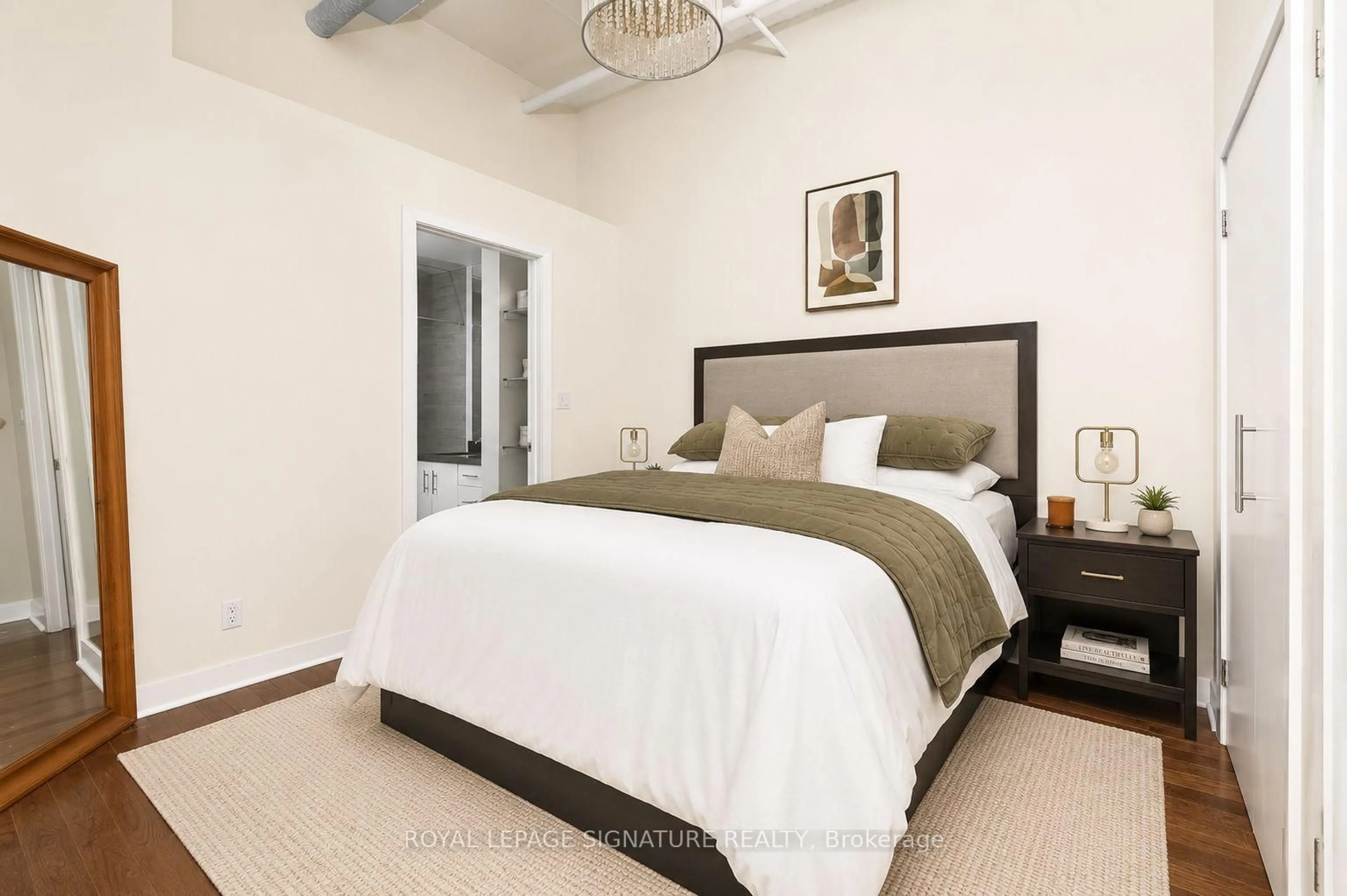 Bedroom with bed, unknown for 700 King St #513, Toronto Ontario M5V 2Y6