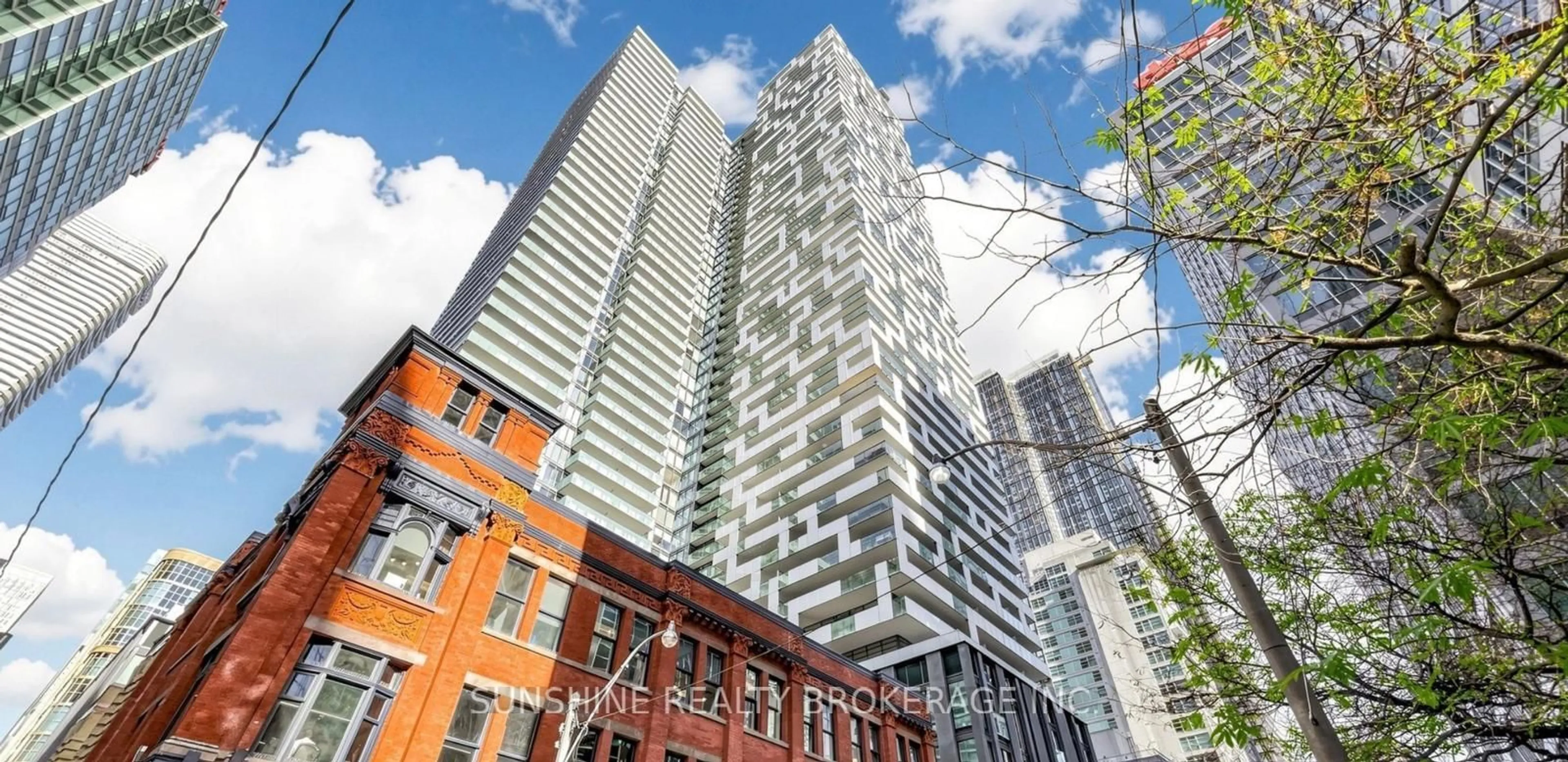 Unknown for 25 Richmond St #422, Toronto Ontario M5A 4T7