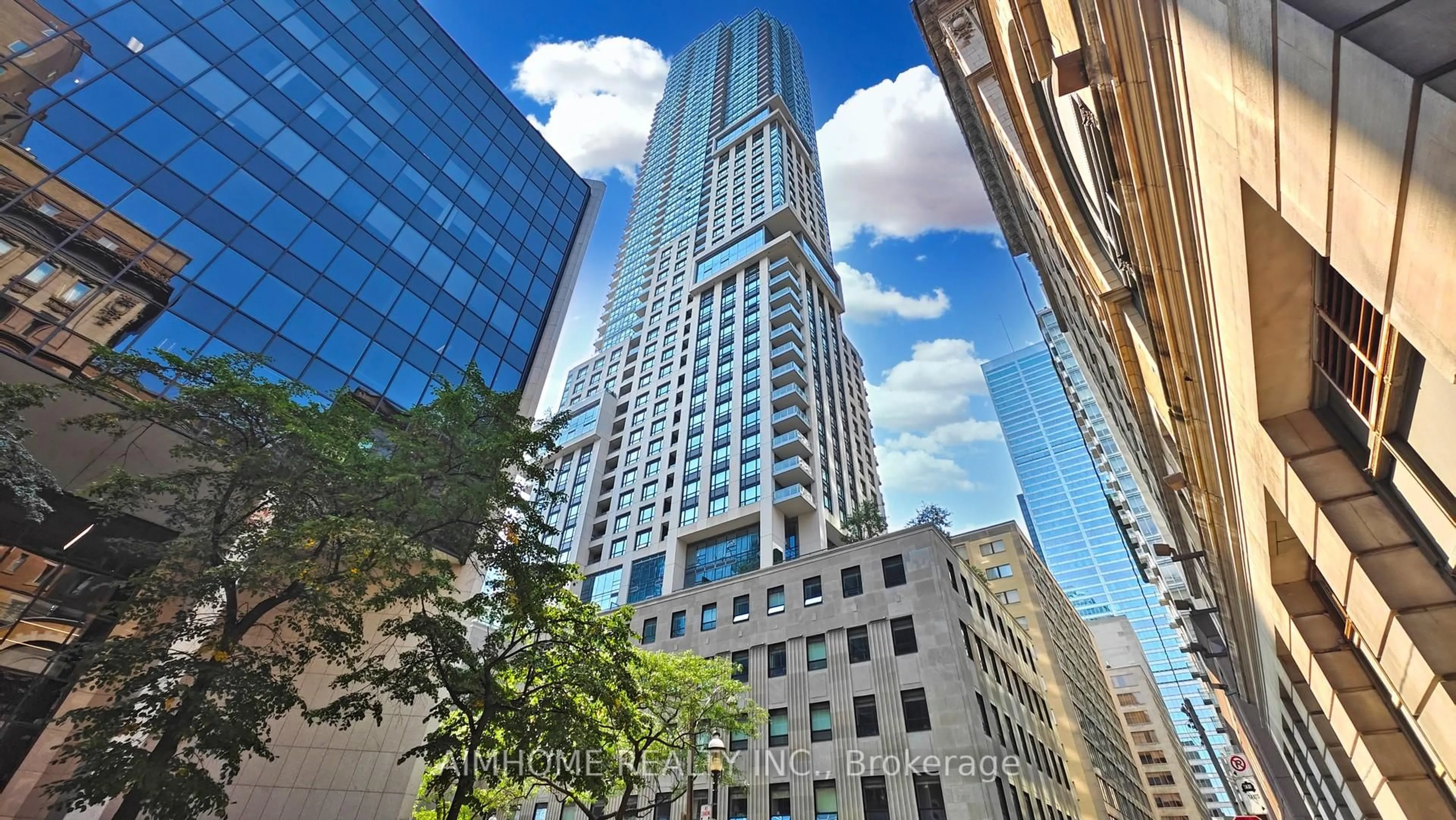 Indoor foyer for 88 Scott St #3005, Toronto Ontario M5E 0A9