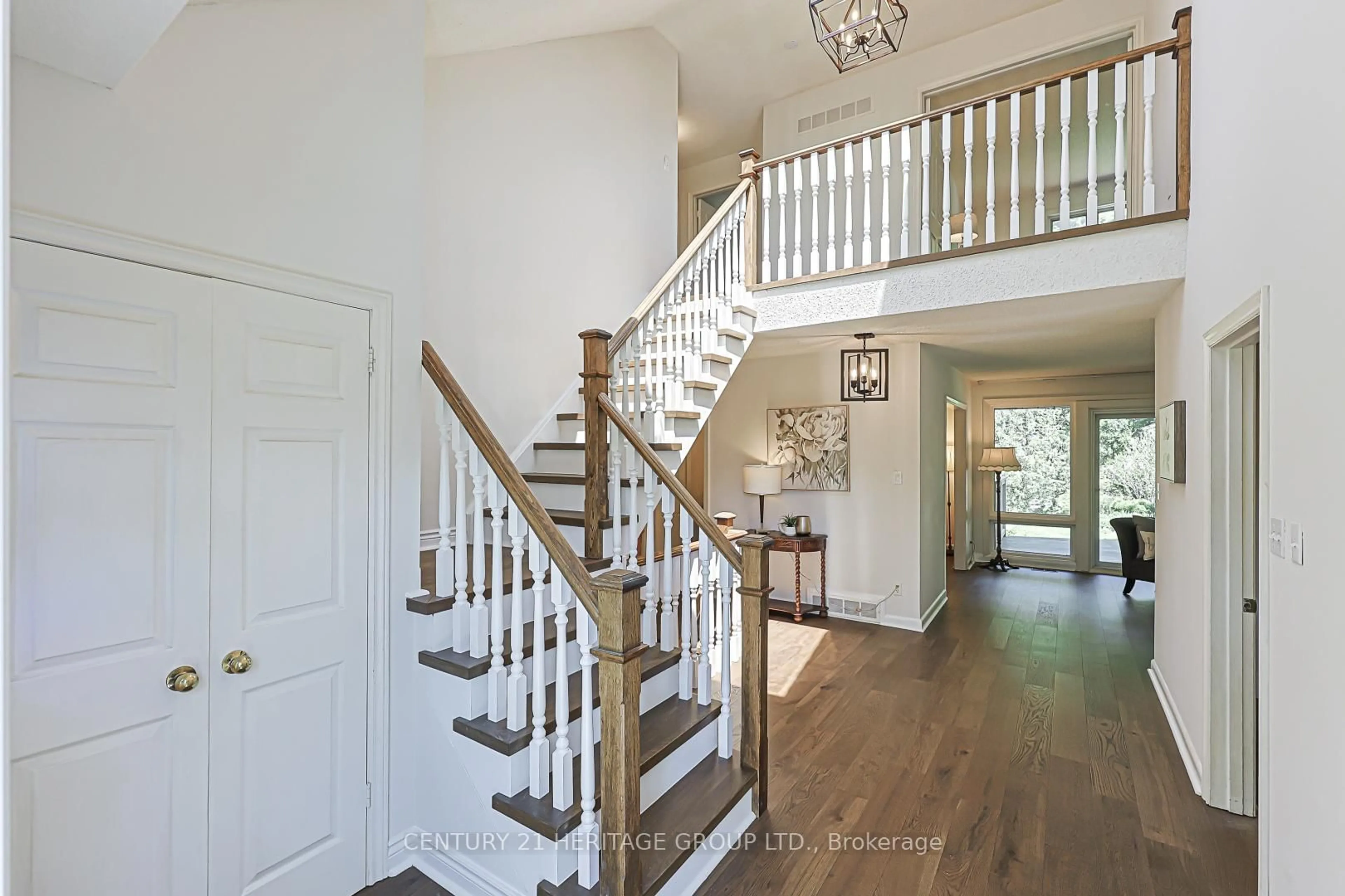 Indoor entryway for 21 Truxford Rd, Toronto Ontario M3A 2S5