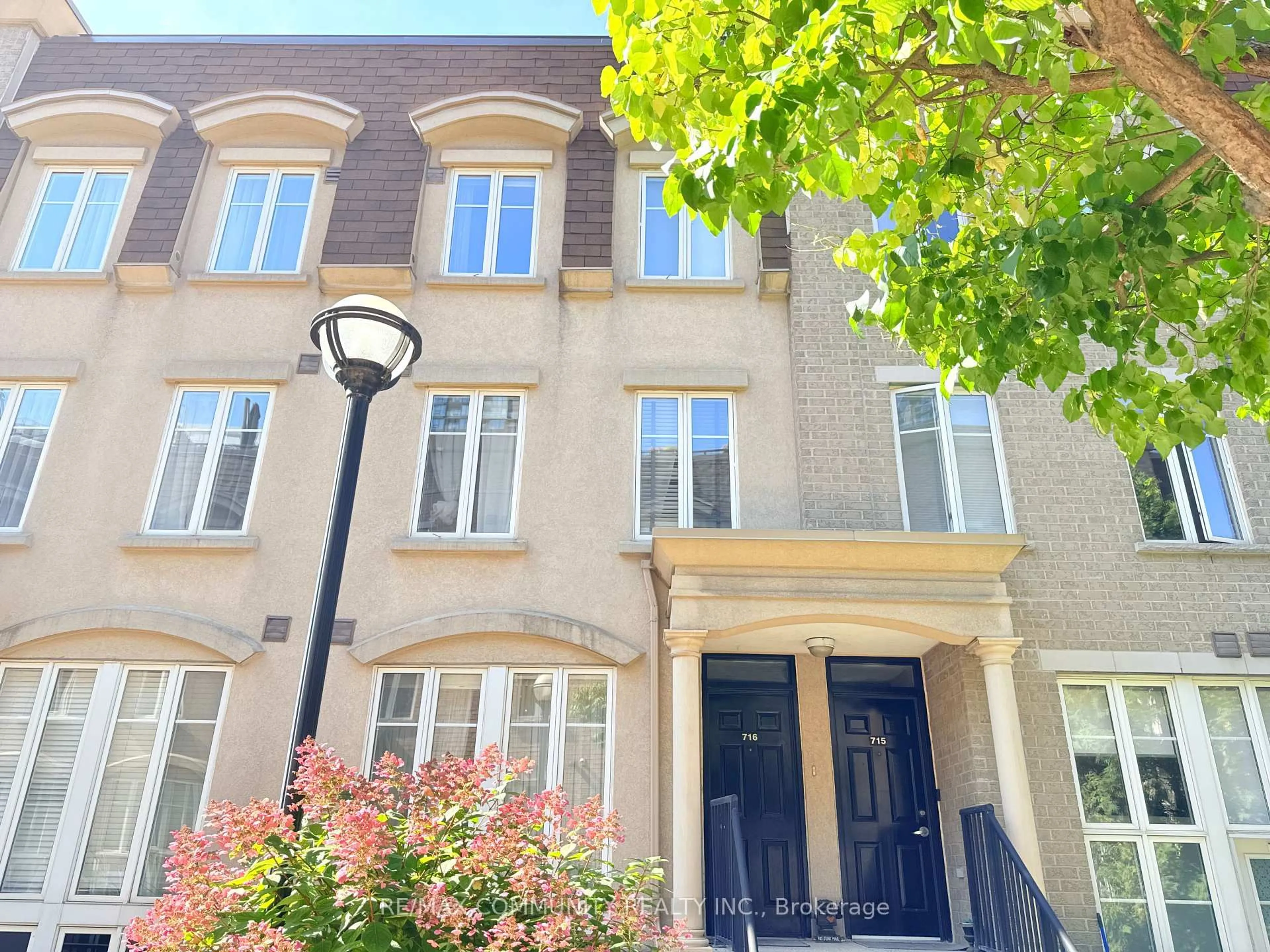 Unknown for 42 Western Battery Rd #716, Toronto Ontario M6K 3P1