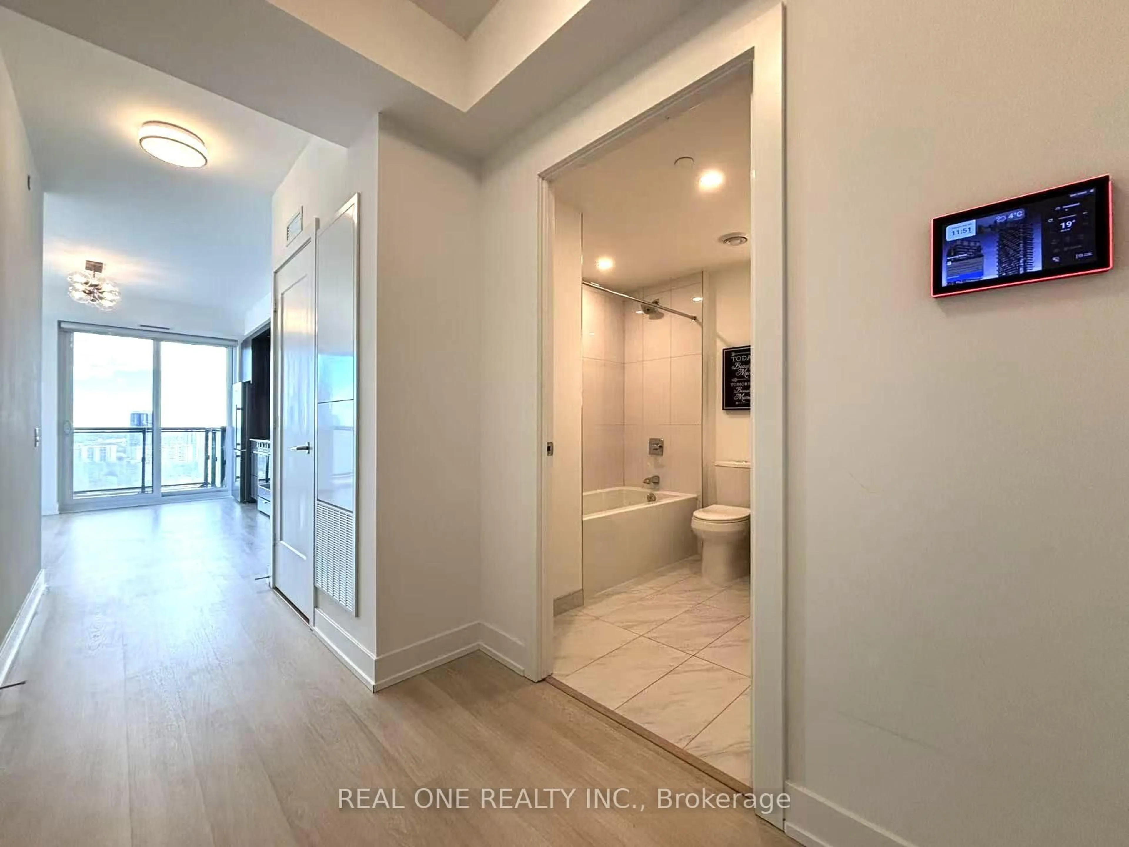 Indoor entryway for 30 Inn On The Park Dr #2704, Toronto Ontario M3C 0P7