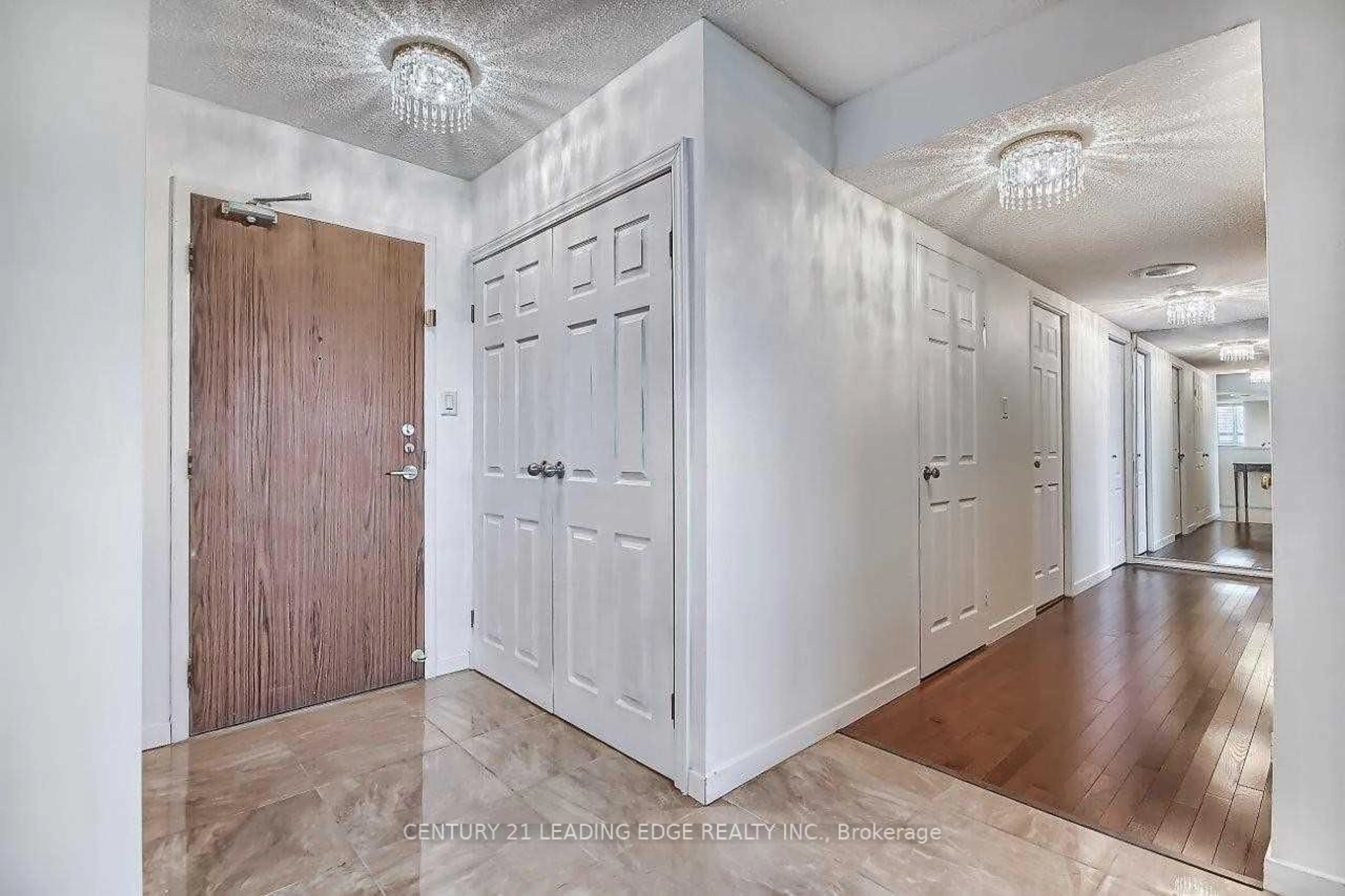 Indoor entryway for 75 Wynford Heights Cres #1708, Toronto Ontario M3C 3H9