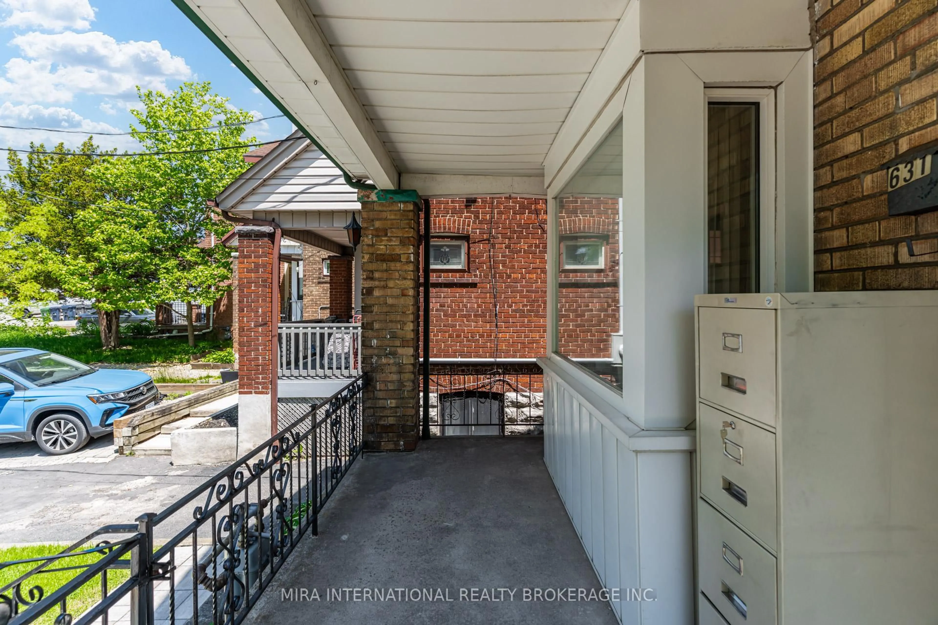 Unknown for 631 Lauder Ave, Toronto Ontario M6E 3J8