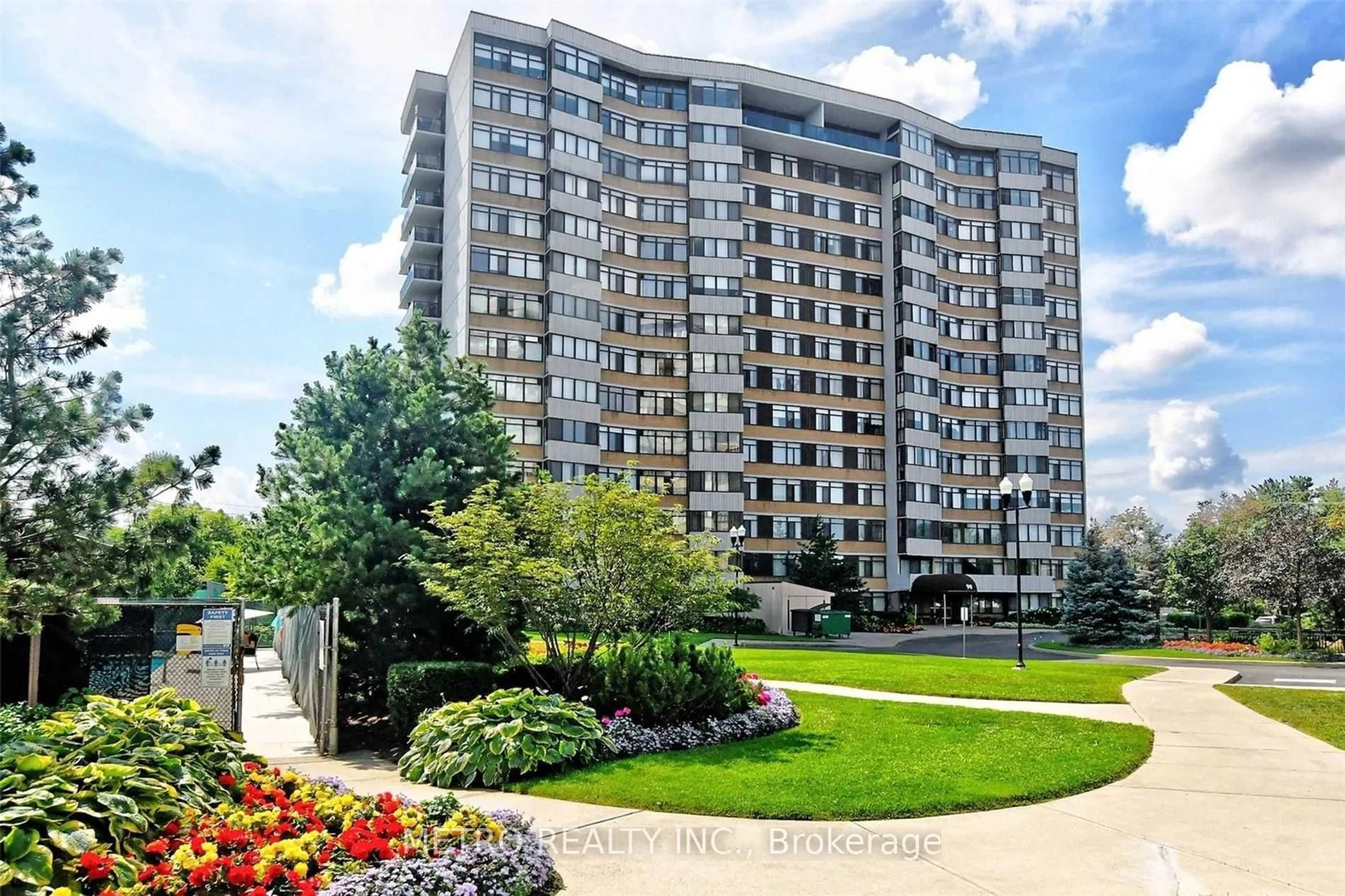 Unknown for 90 Fisherville Rd #406, Toronto Ontario M2R 3J9