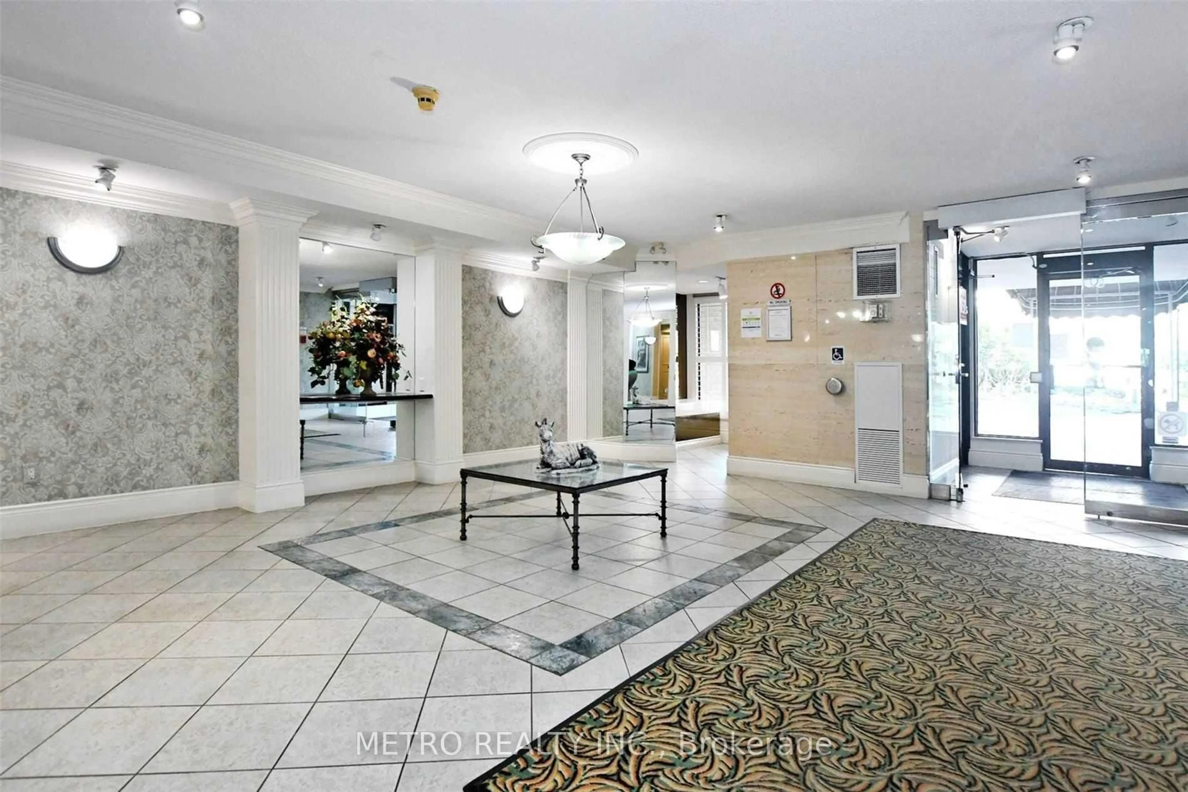 Unknown for 90 Fisherville Rd #406, Toronto Ontario M2R 3J9