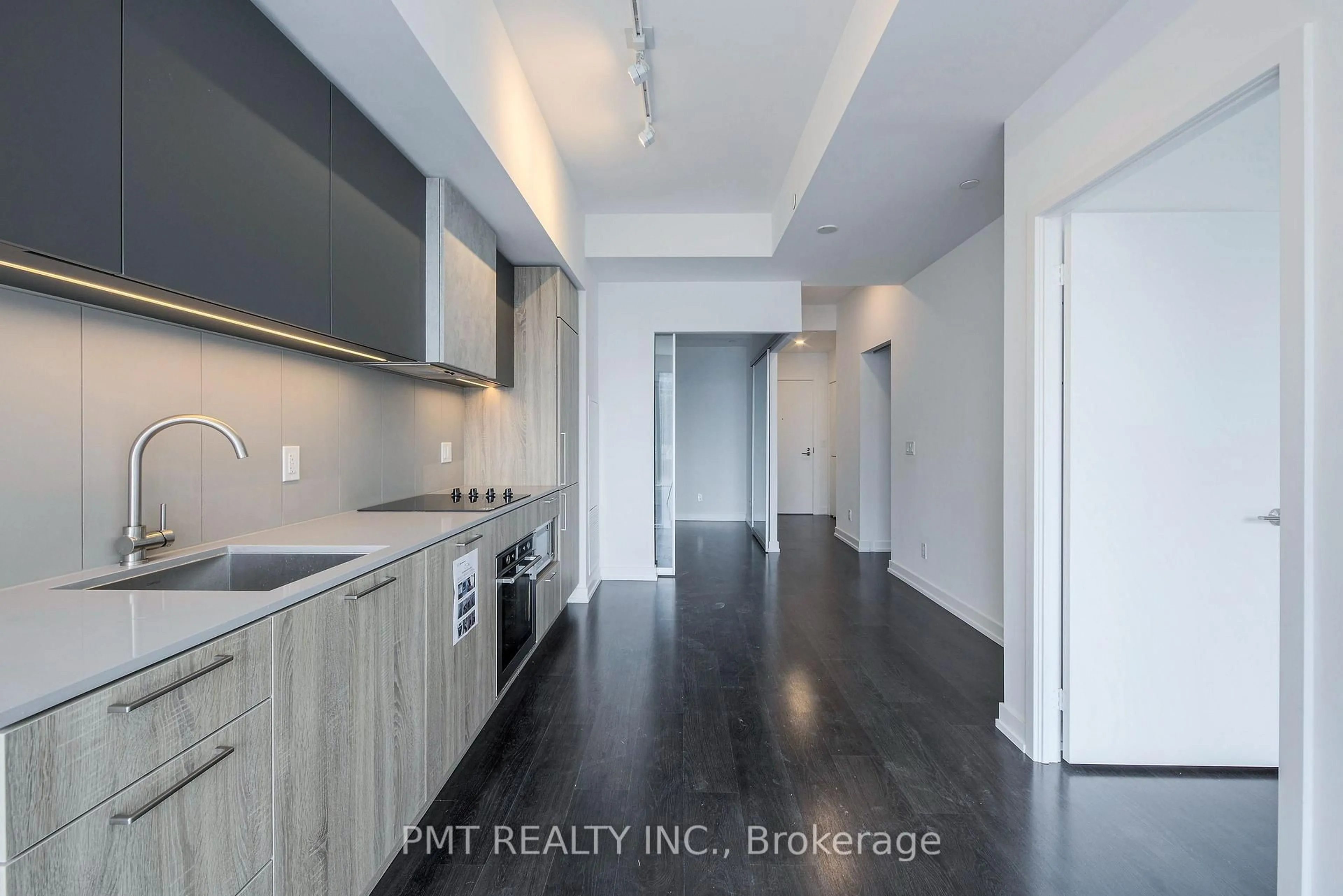 Unknown for 19 Western Battery Rd #710, Toronto Ontario M6K 3S4