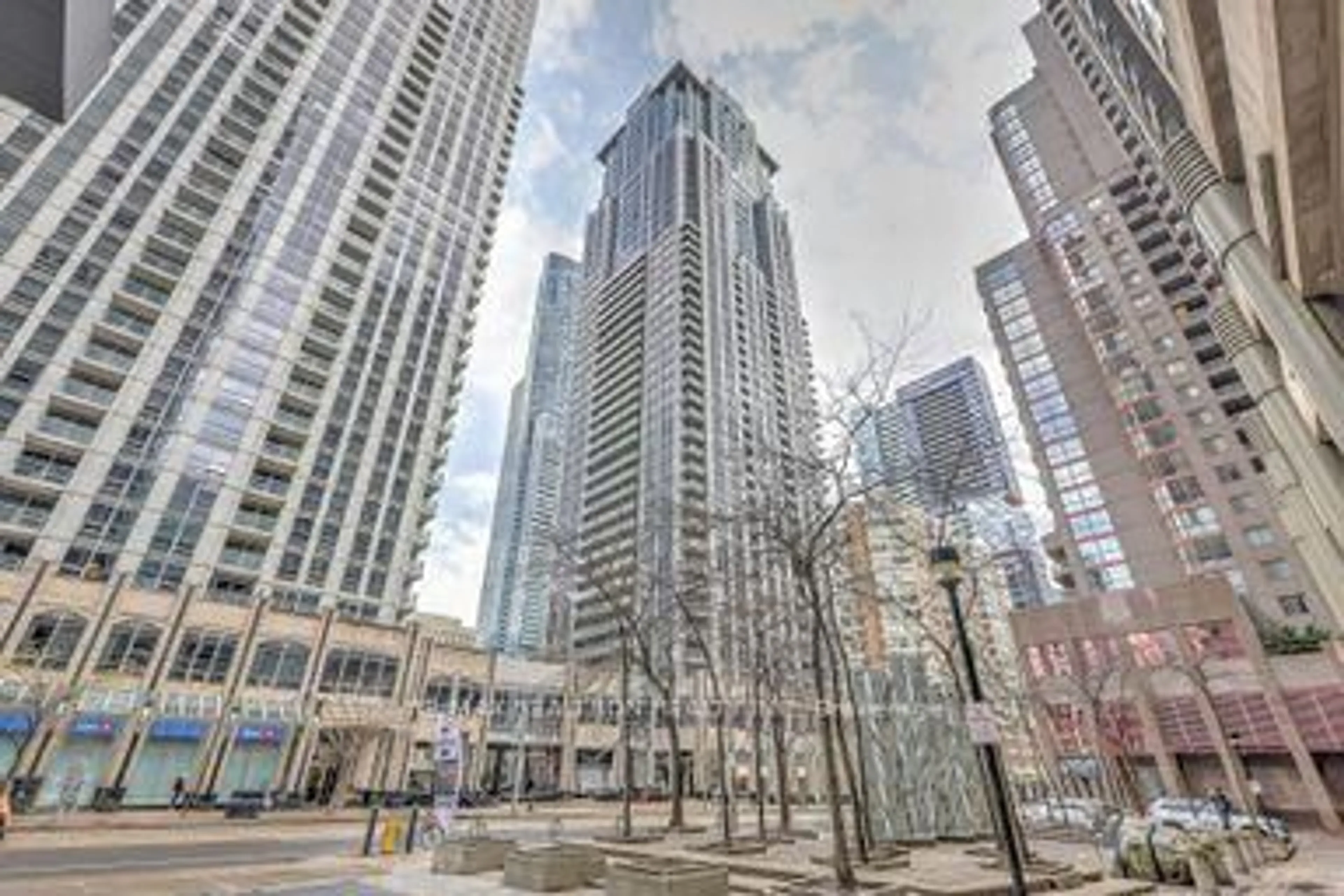 Unknown for 761 Bay St #610, Toronto Ontario M5G 2R2