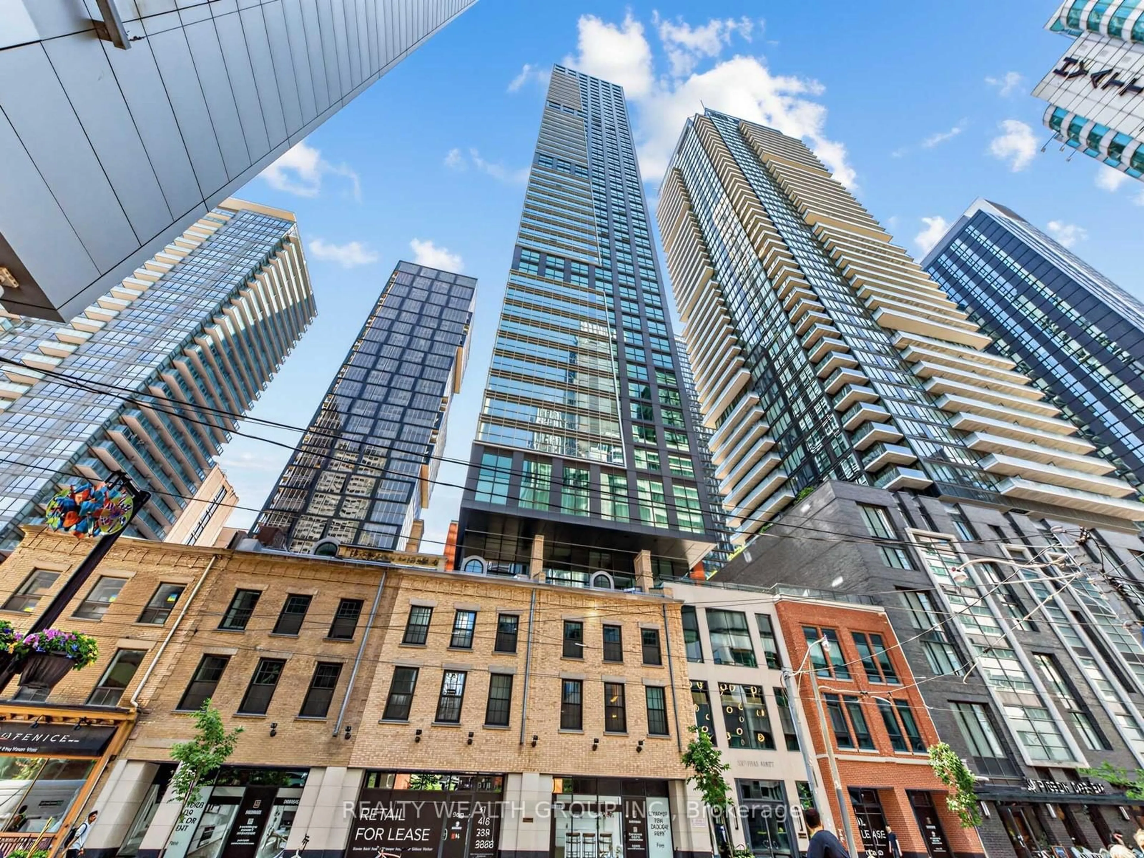 Unknown for 327 King St #1305, Toronto Ontario M5V 0W7