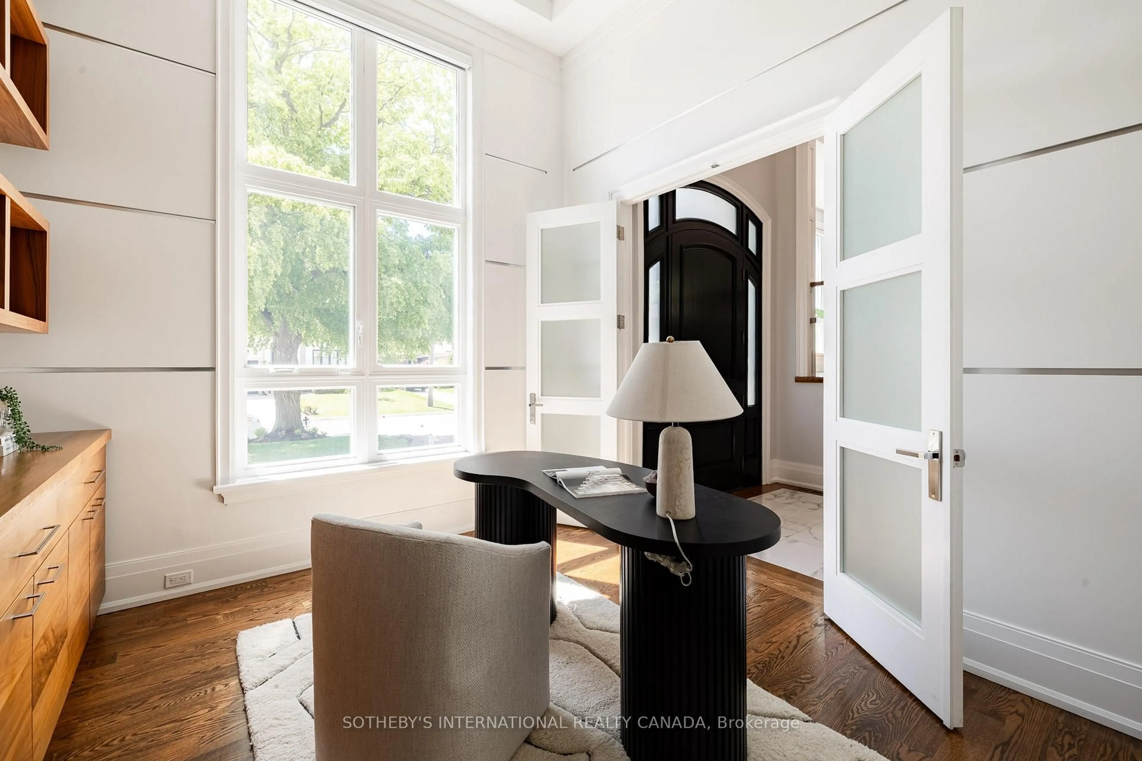 Indoor entryway for 242 Betty Ann Dr, Toronto Ontario M2R 1A7