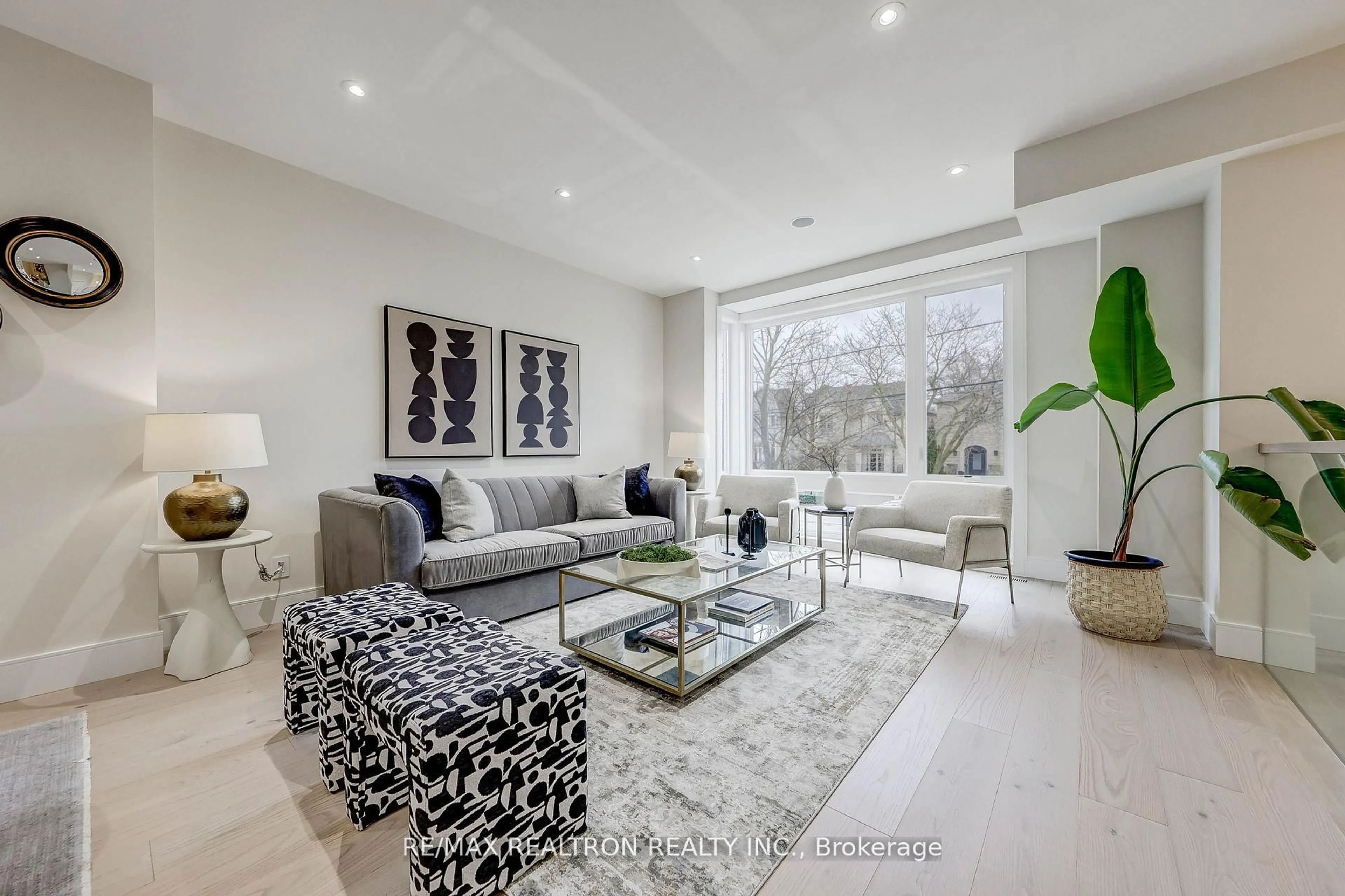 Living room with furniture, unknown for 496 Melrose Ave, Toronto Ontario M5M 2A2