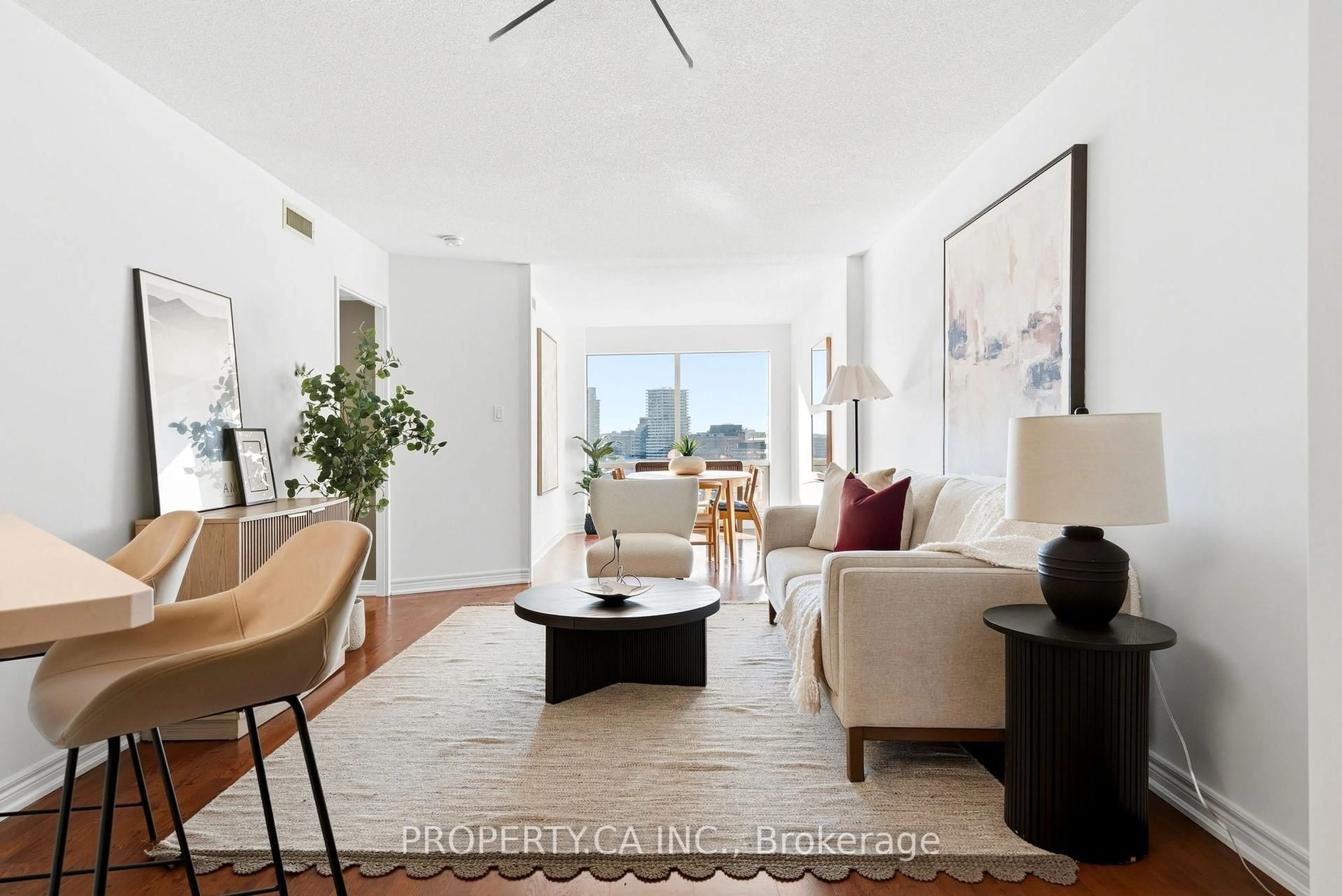 Living room with furniture, unknown for 1001 Bay St ##2101, Toronto Ontario M5S 3A6