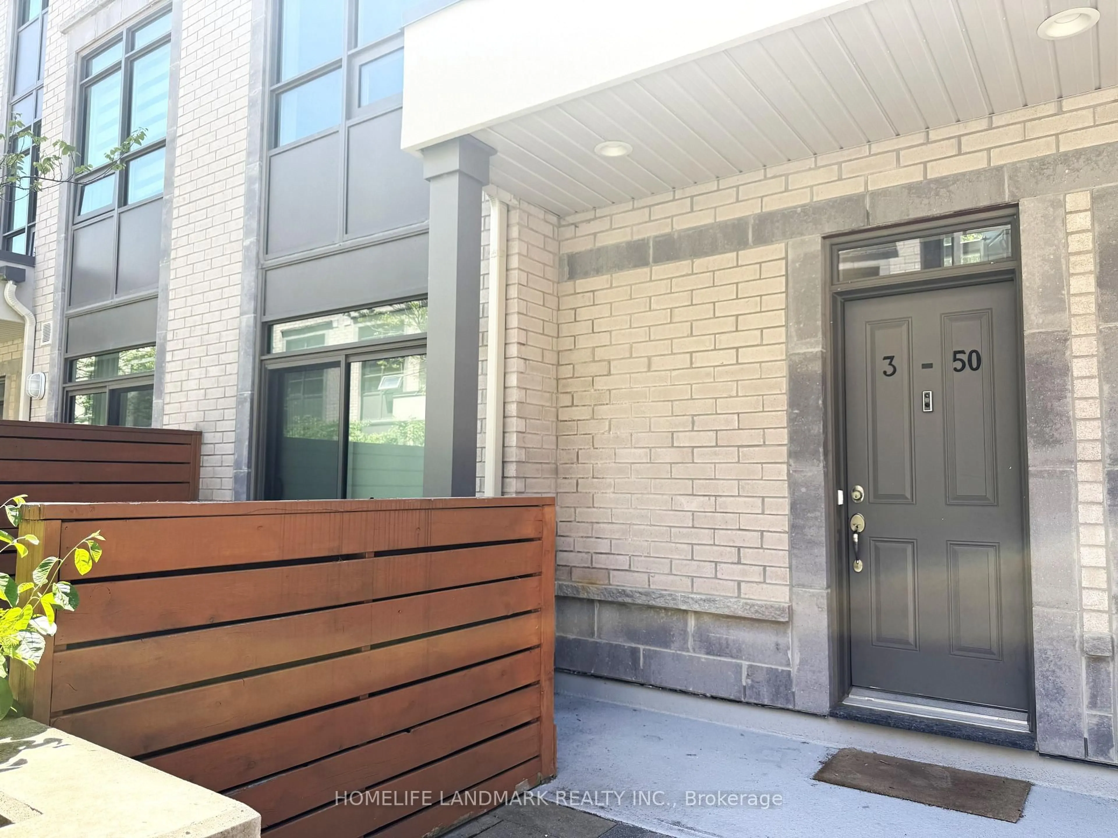 Indoor entryway for 50 Holmes Ave #3, Toronto Ontario M2N 0J9