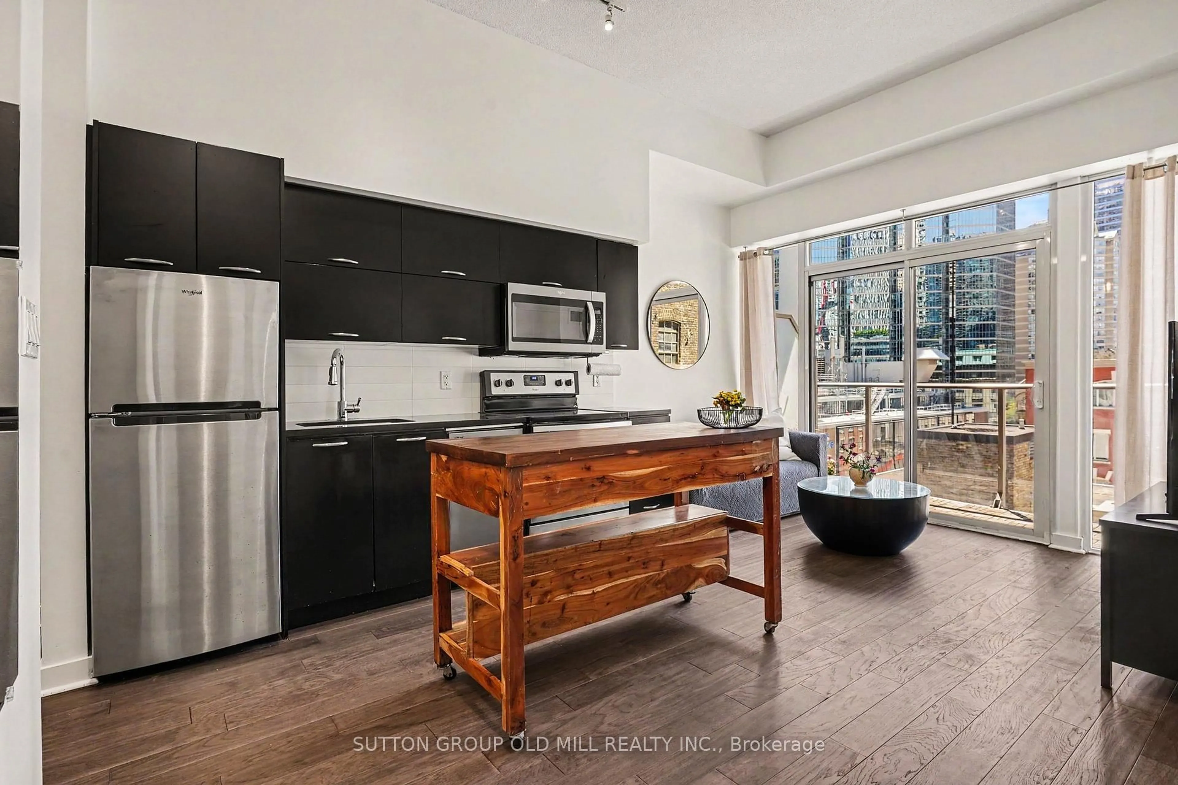 Open concept kitchen, unknown for 126 Simcoe St #713, Toronto Ontario M5H 4E6