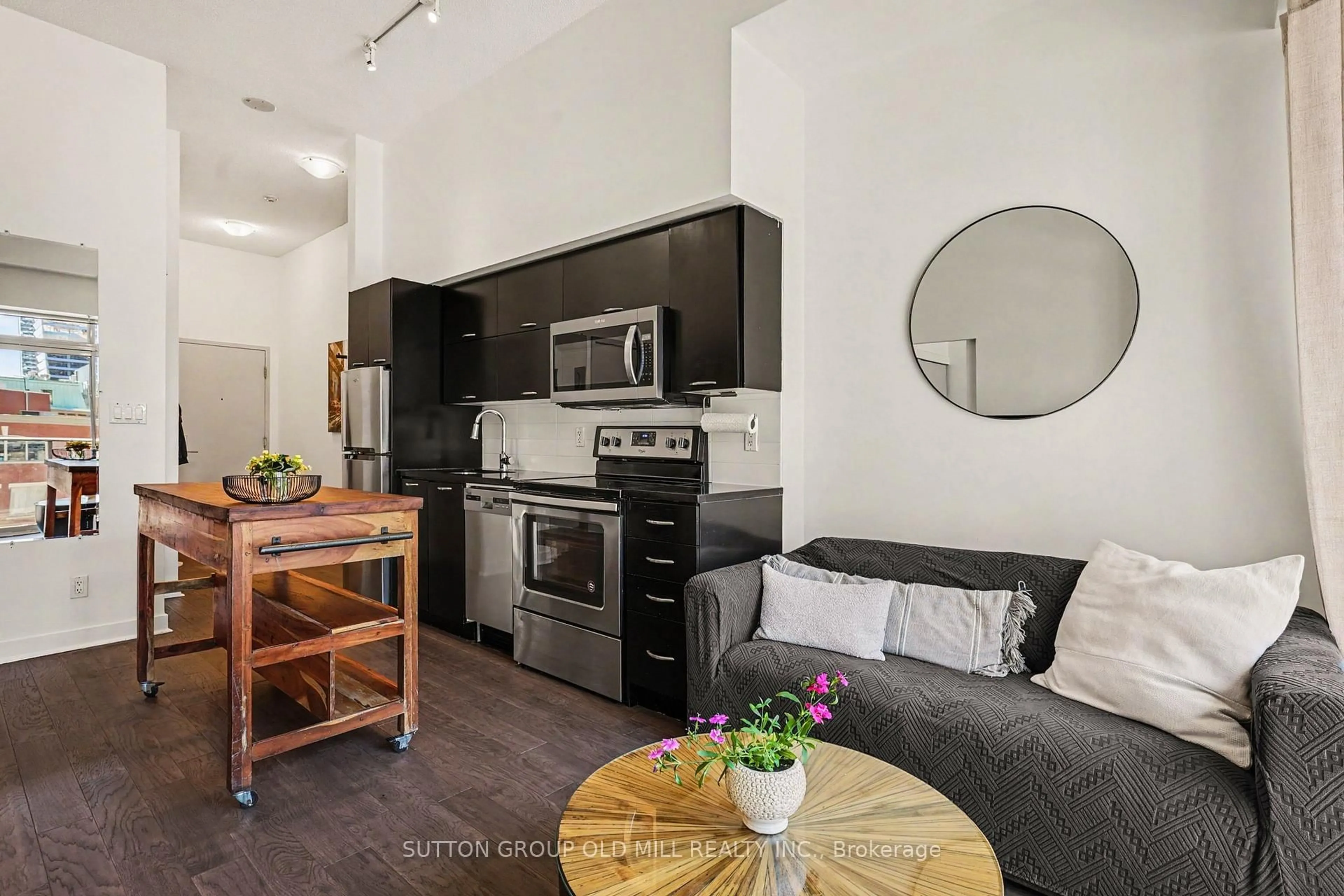 Open concept kitchen, unknown for 126 Simcoe St #713, Toronto Ontario M5H 4E6