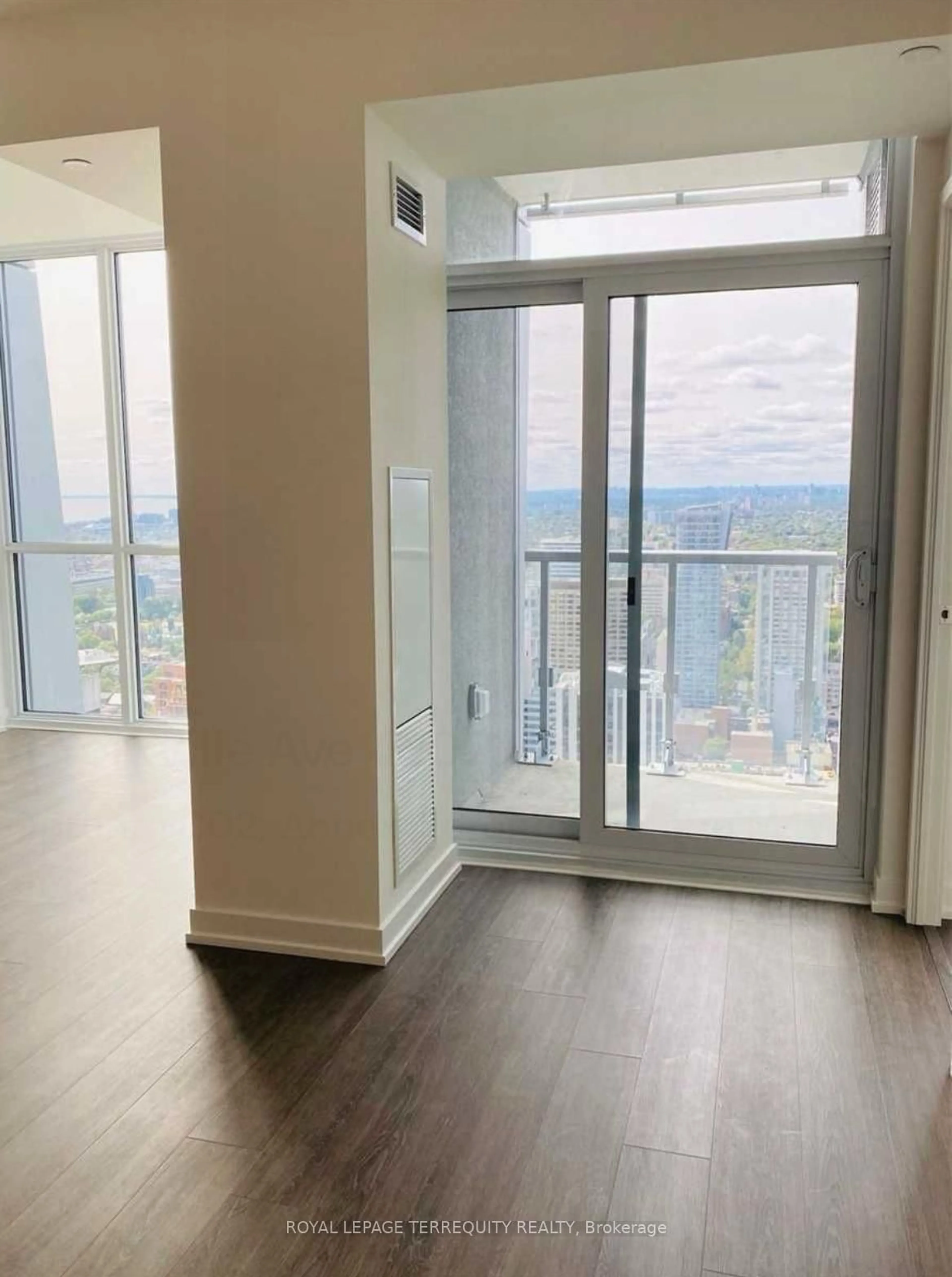 A pic of a room for 1 Yorkville Ave #4202, Toronto Ontario M4W 0B1