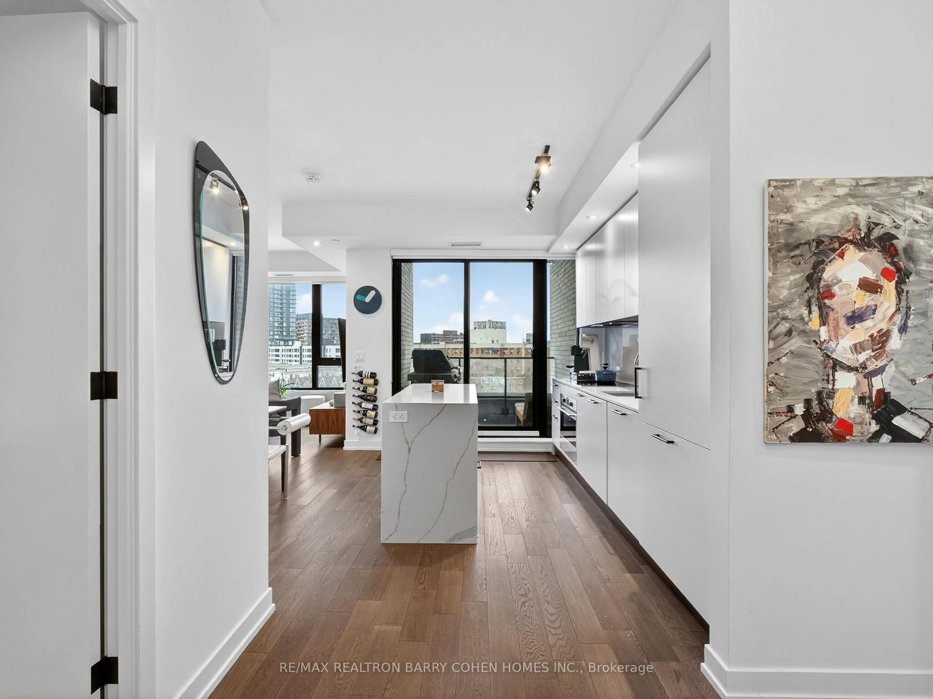 Indoor entryway for 200 Sudbury St #704, Toronto Ontario M6J 0H1