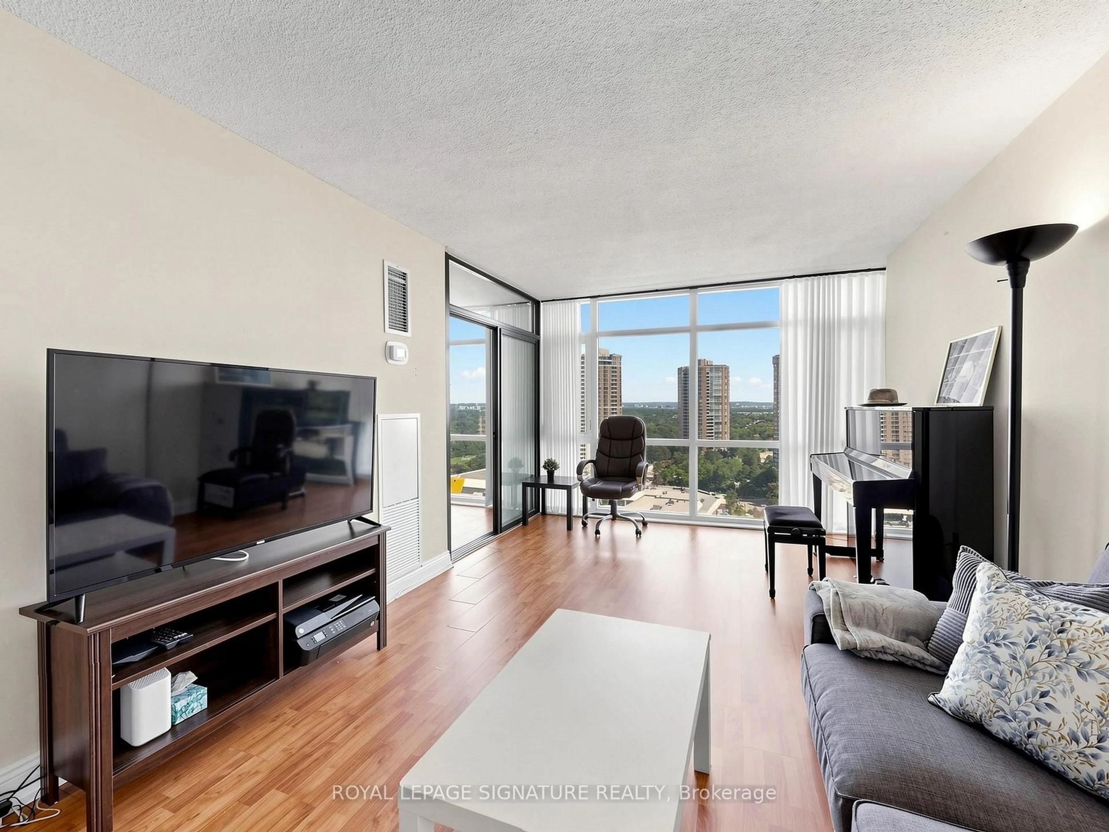 Living room with furniture, unknown for 1555 Finch Ave #1901, Toronto Ontario M2J 4X9