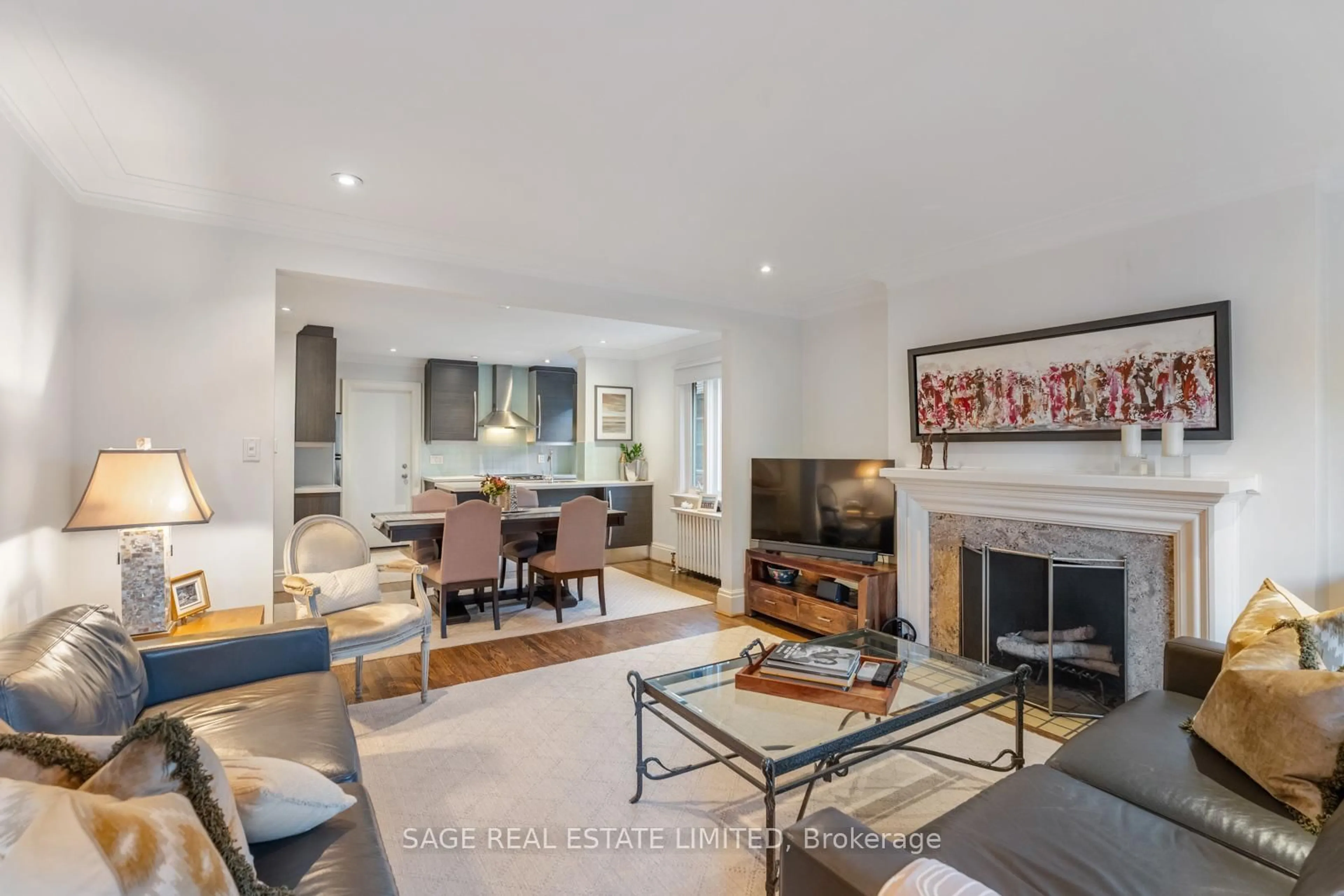 Living room with furniture, unknown for 1208 Avenue Rd, Toronto Ontario M5N 2G4