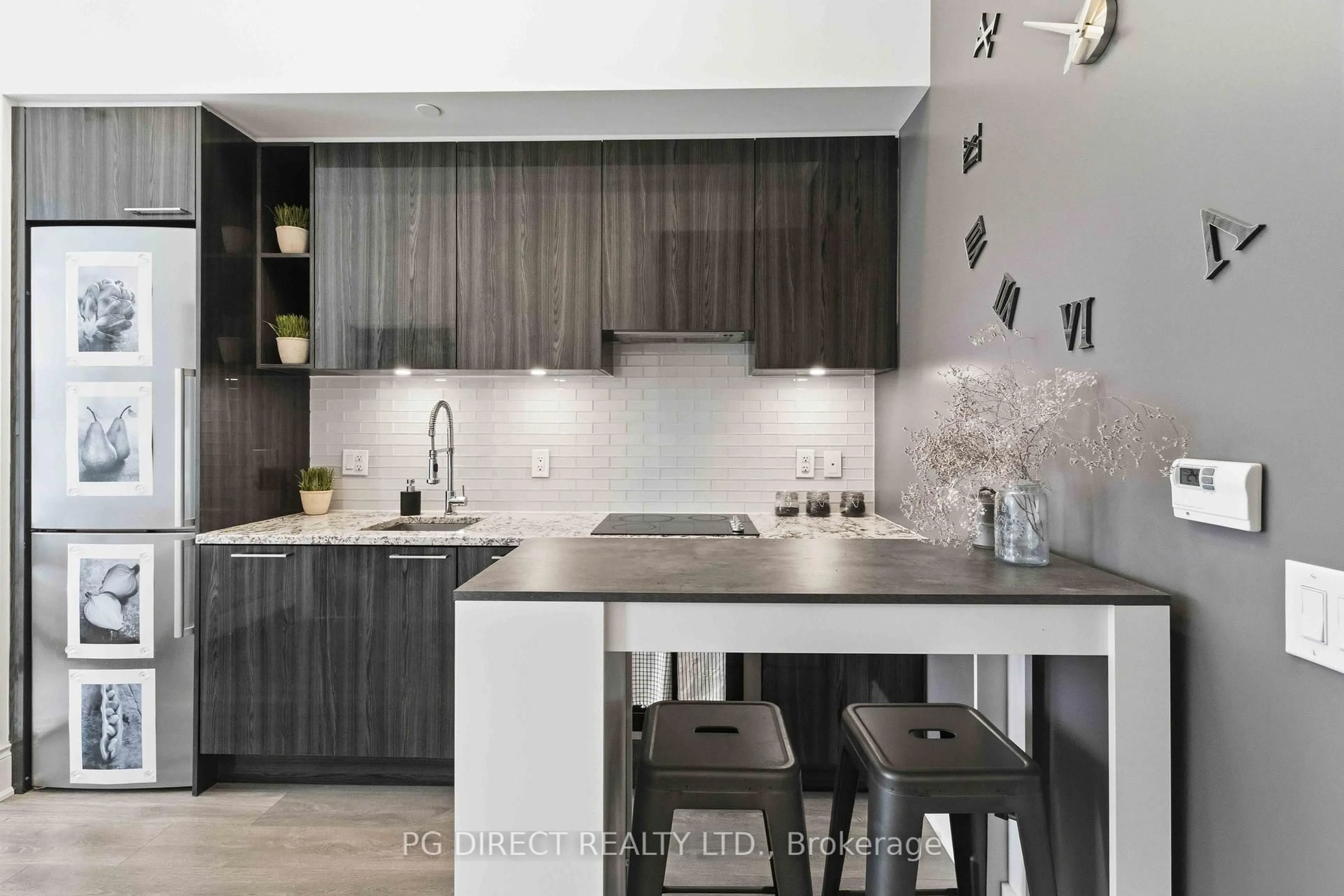 Contemporary kitchen, unknown for 120 Parliament St #713, Toronto Ontario M5A 0N6