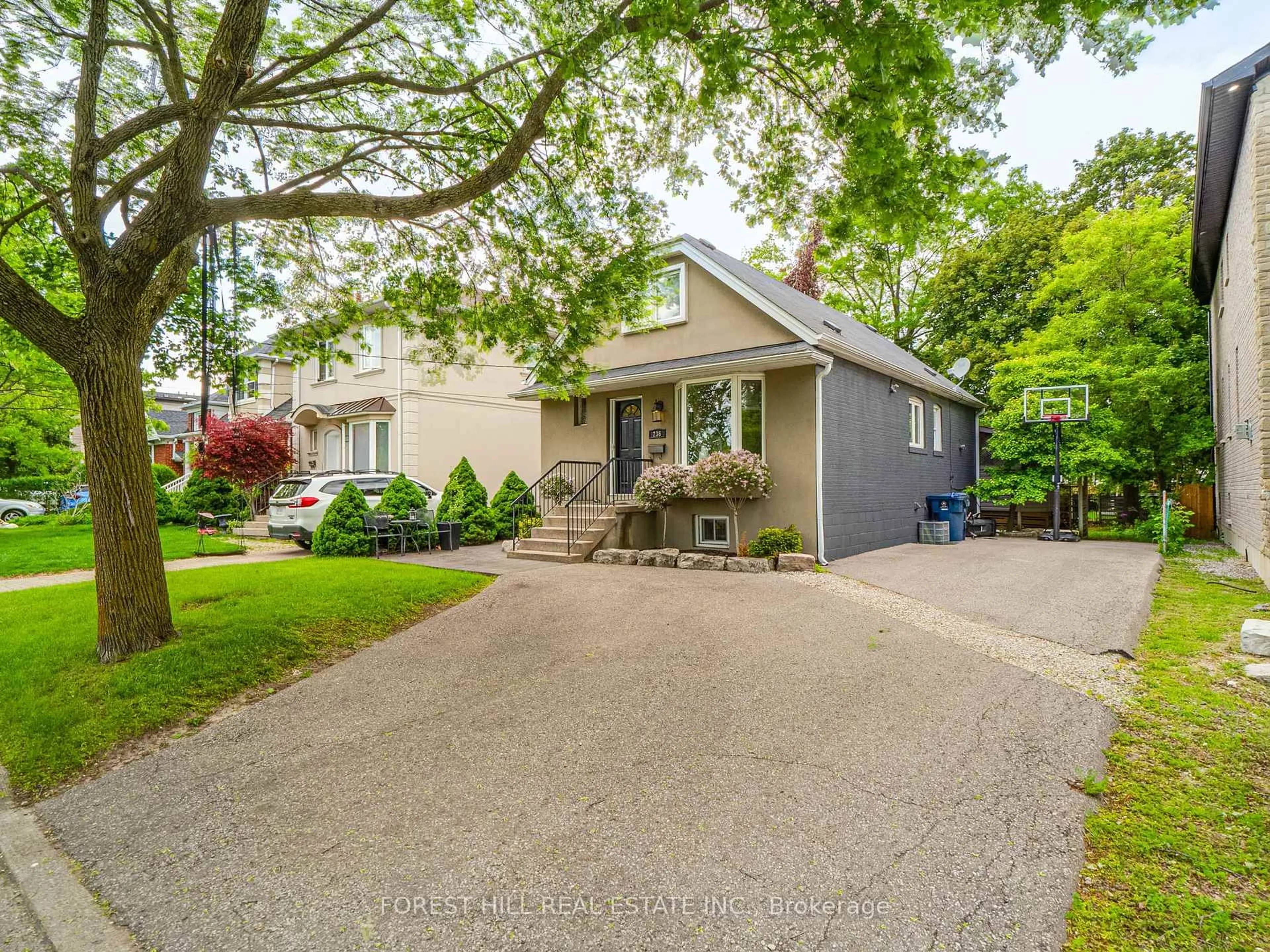 Home with vinyl exterior material, street for 236 Cameron Ave, Toronto Ontario M2N 1E7