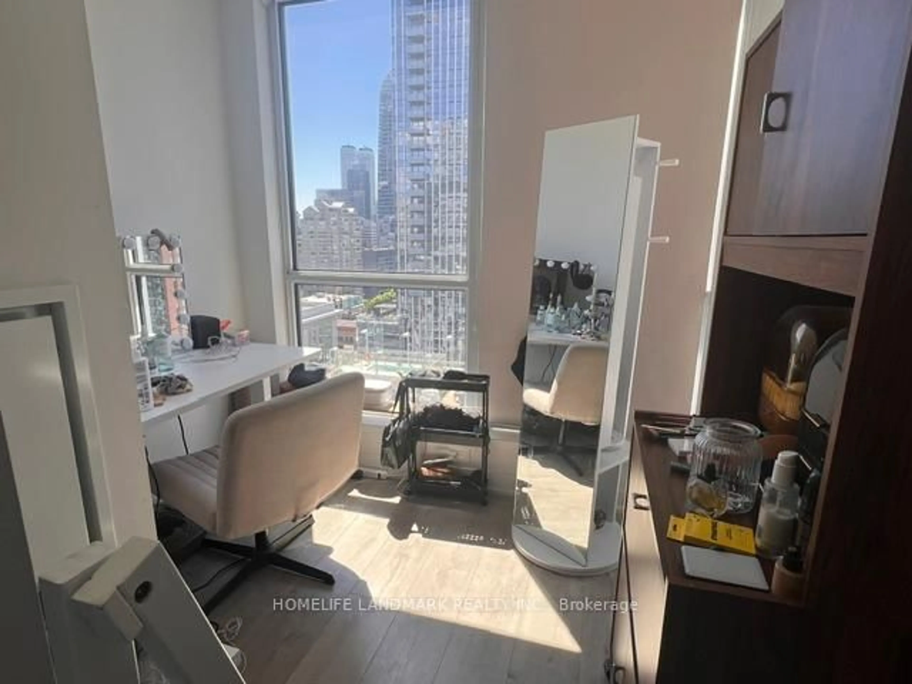 A pic of a room for 30 Nelson St #1906, Toronto Ontario M5V 0H5