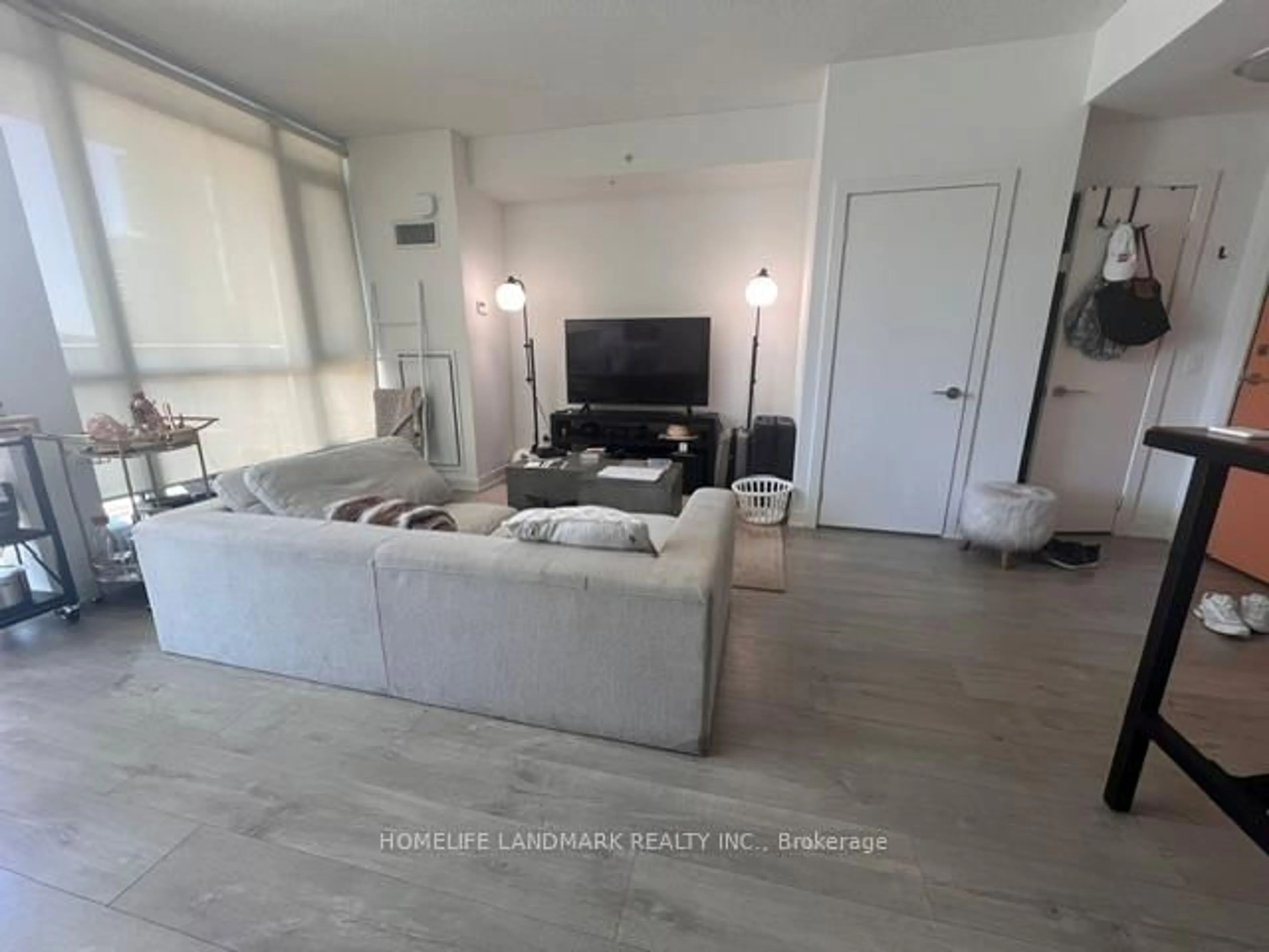 A pic of a room for 30 Nelson St #1906, Toronto Ontario M5V 0H5