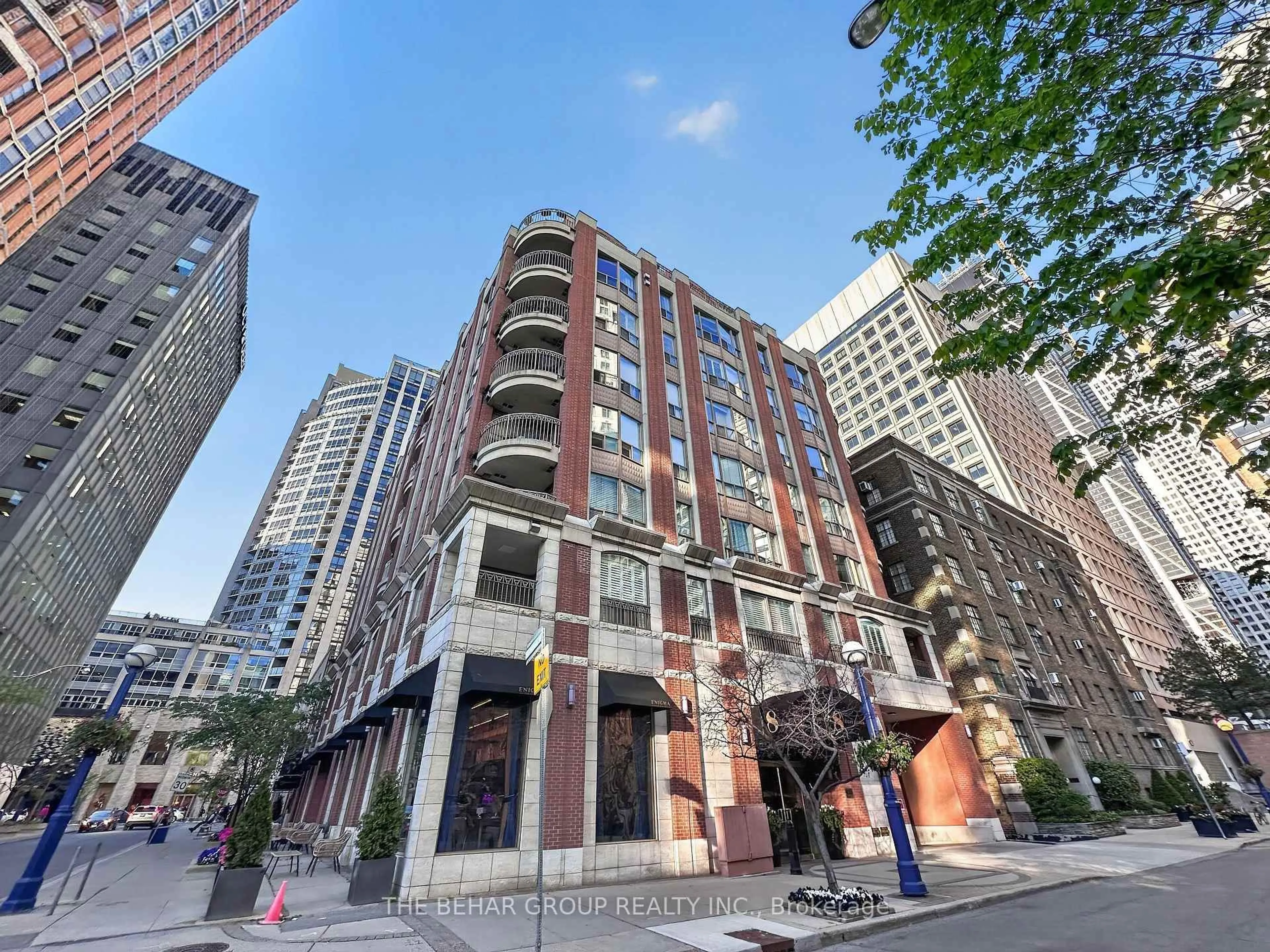 Patio, unknown for 8 Sultan St #304, Toronto Ontario M5S 1L7