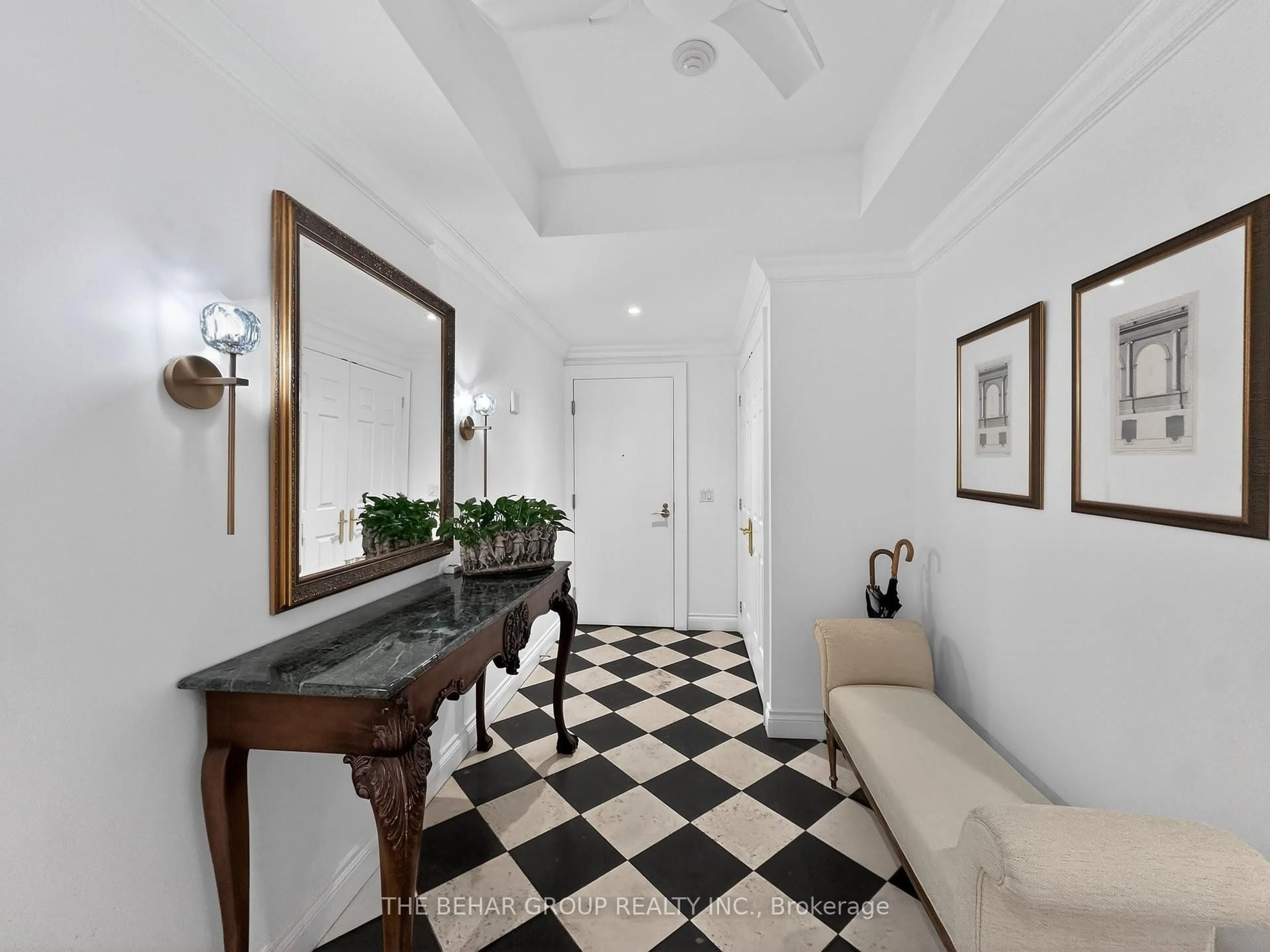 Indoor foyer for 8 Sultan St #304, Toronto Ontario M5S 1L7
