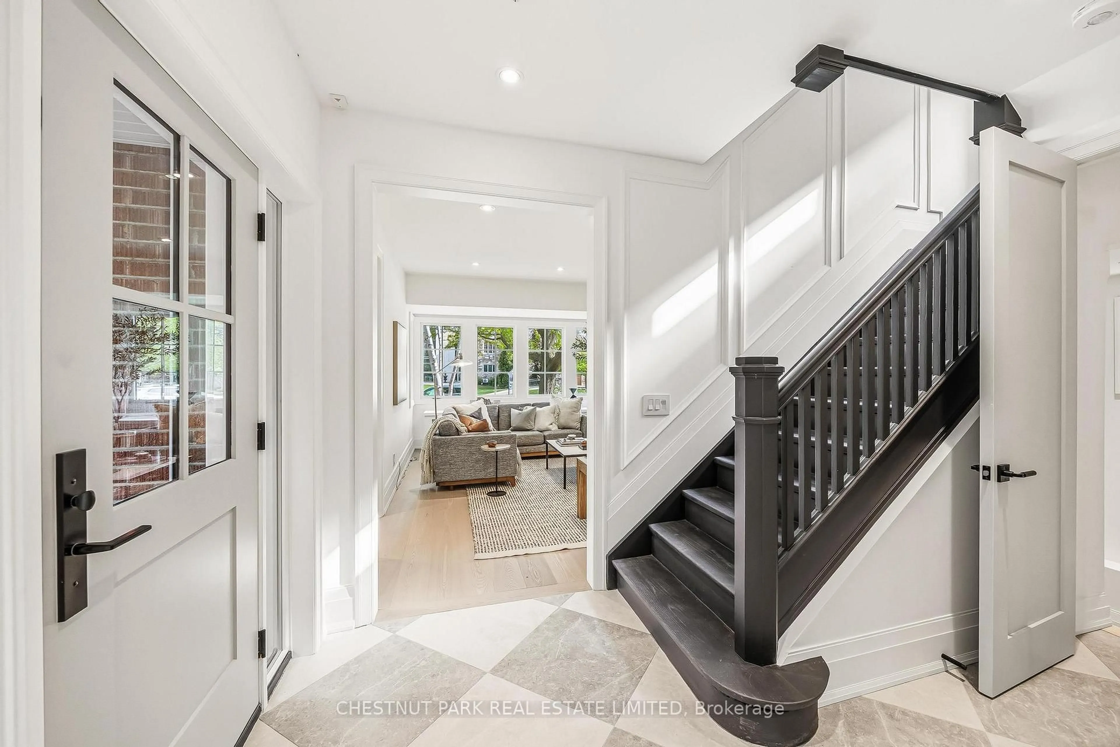 Indoor entryway for 12 Glenview Ave, Toronto Ontario M4R 1P6
