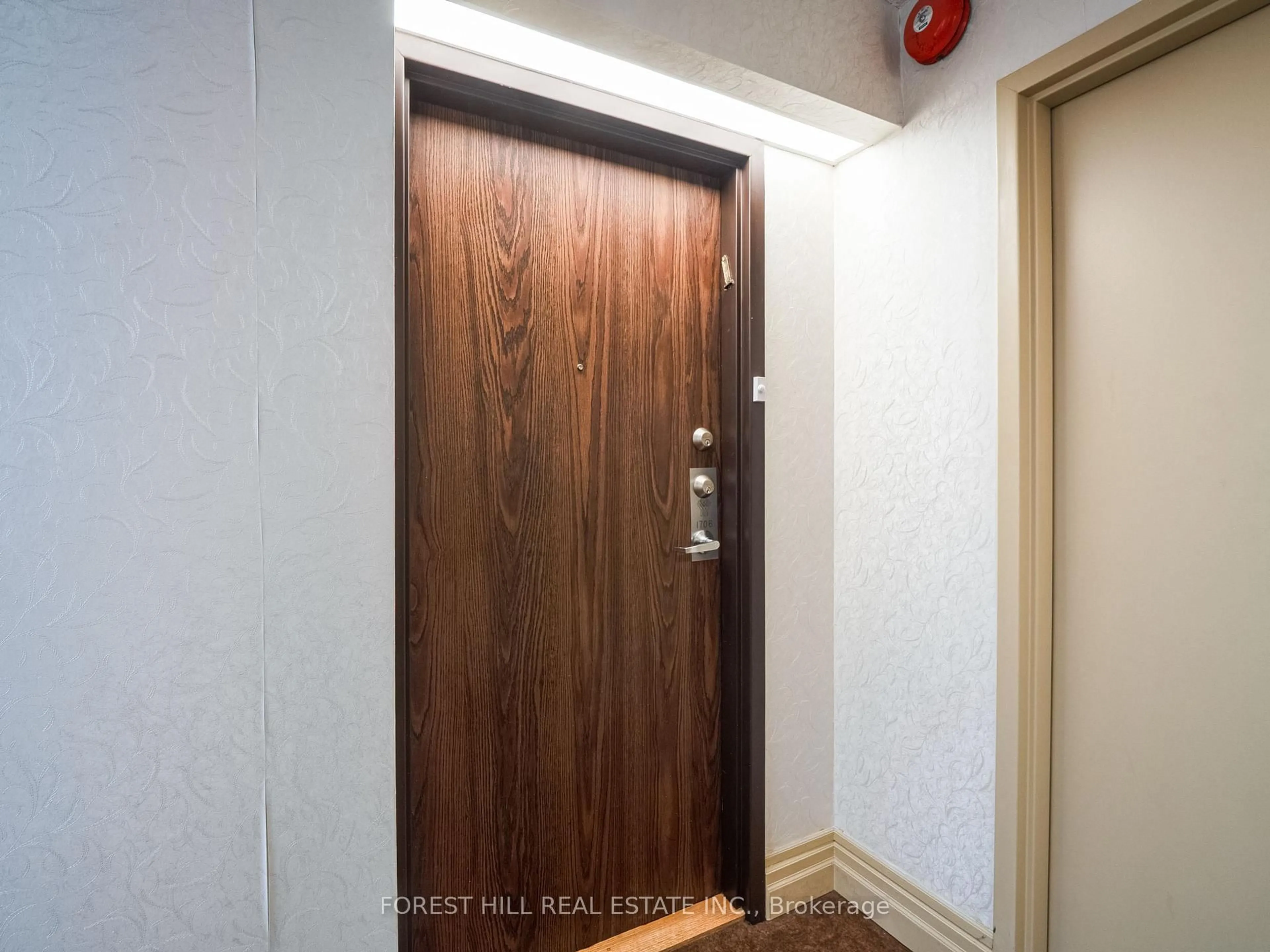 Indoor foyer for 100 Antibes Dr #1706, Toronto Ontario M2R 3N1