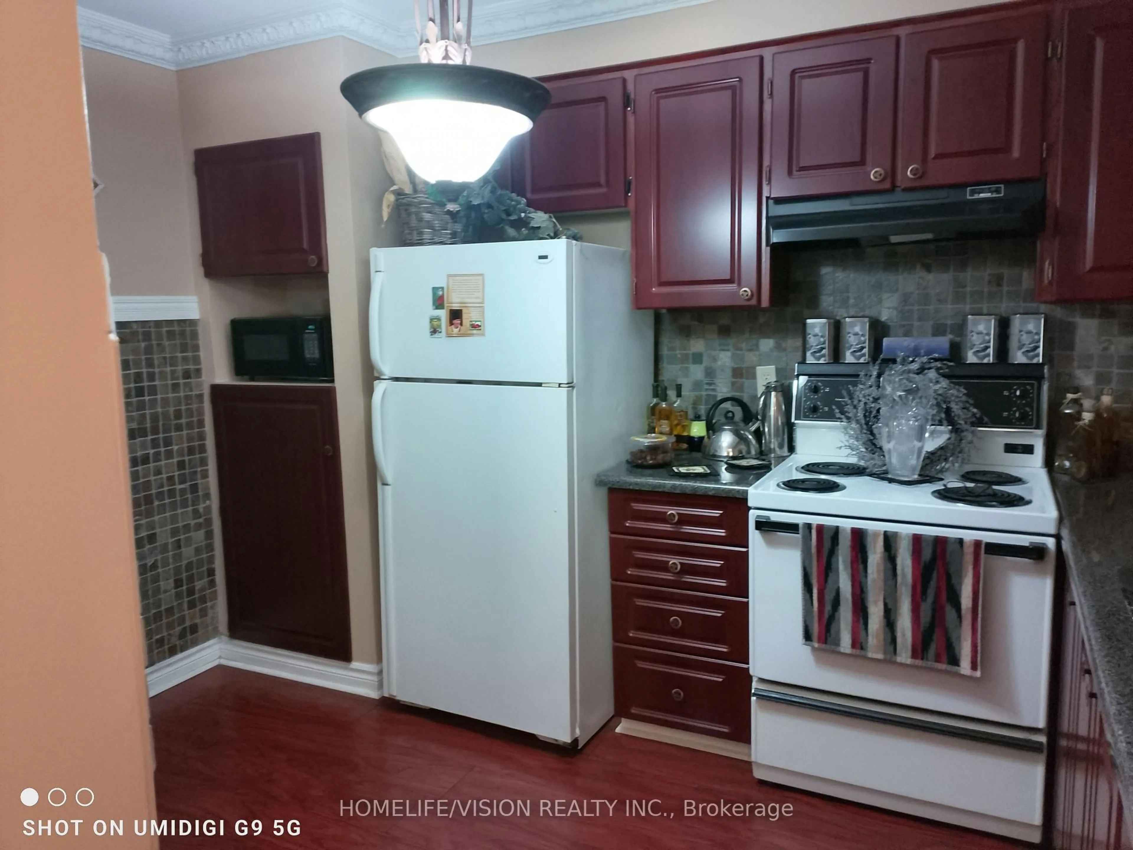 Standard kitchen, unknown for 6 Laurie Shepway, Toronto Ontario M2J 1X6