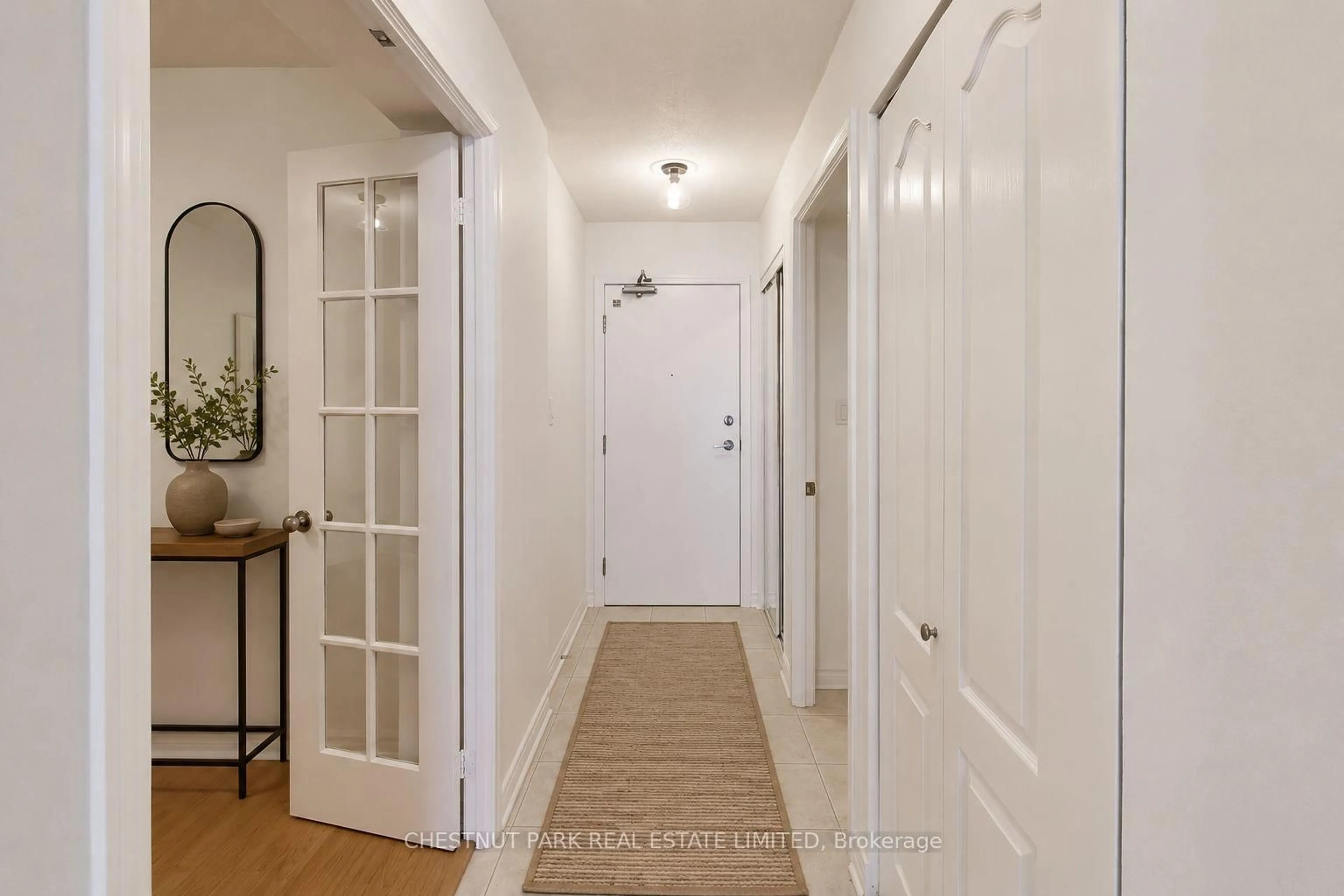 Indoor entryway for 1 Rean Dr #2503, Toronto Ontario M2K 3C1