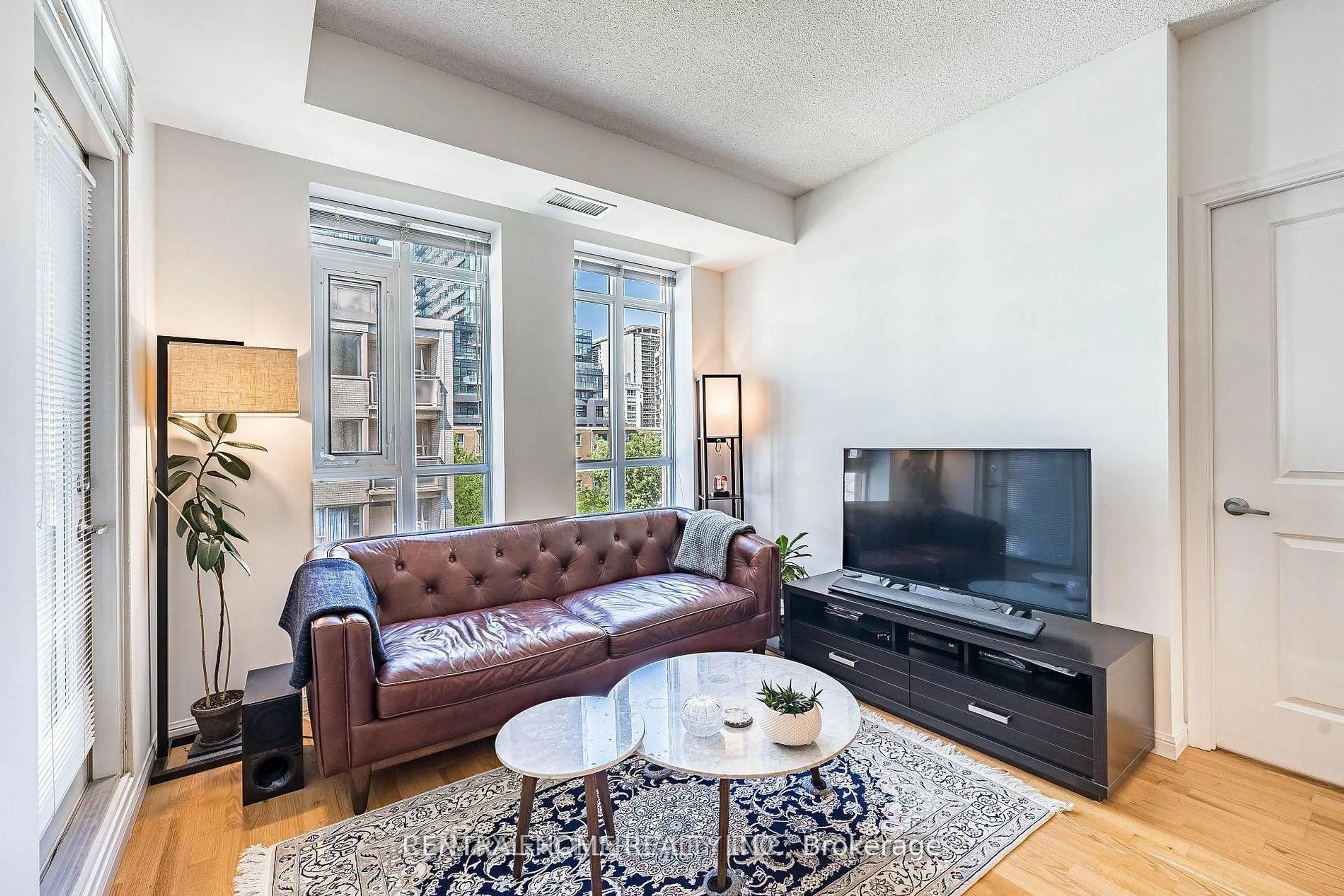 Living room with furniture, unknown for 900 Mount Pleasant Rd #426, Toronto Ontario M4P 3J9