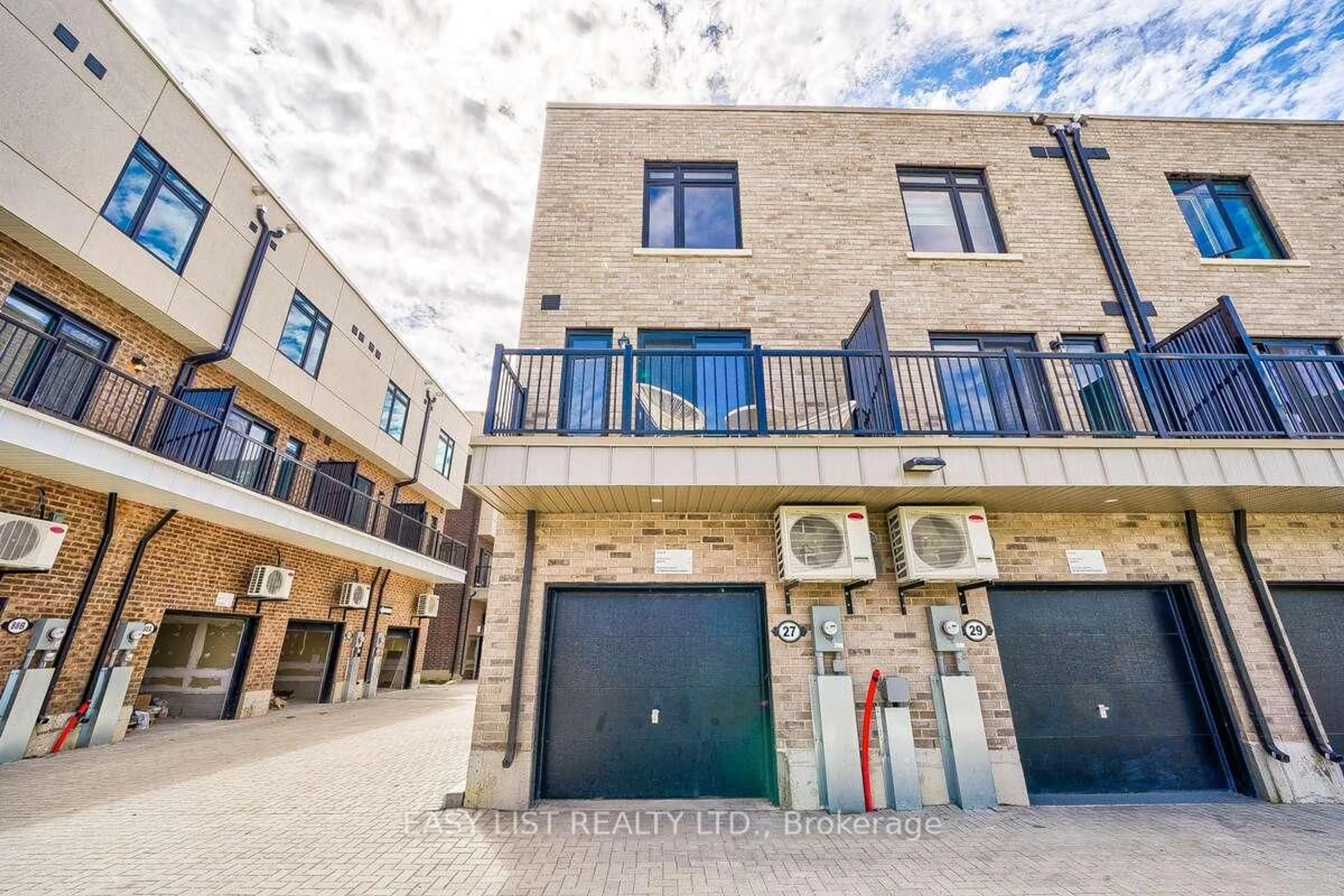 Patio, street for 27 Spruce Pines Cres, Toronto Ontario M4A 0A9