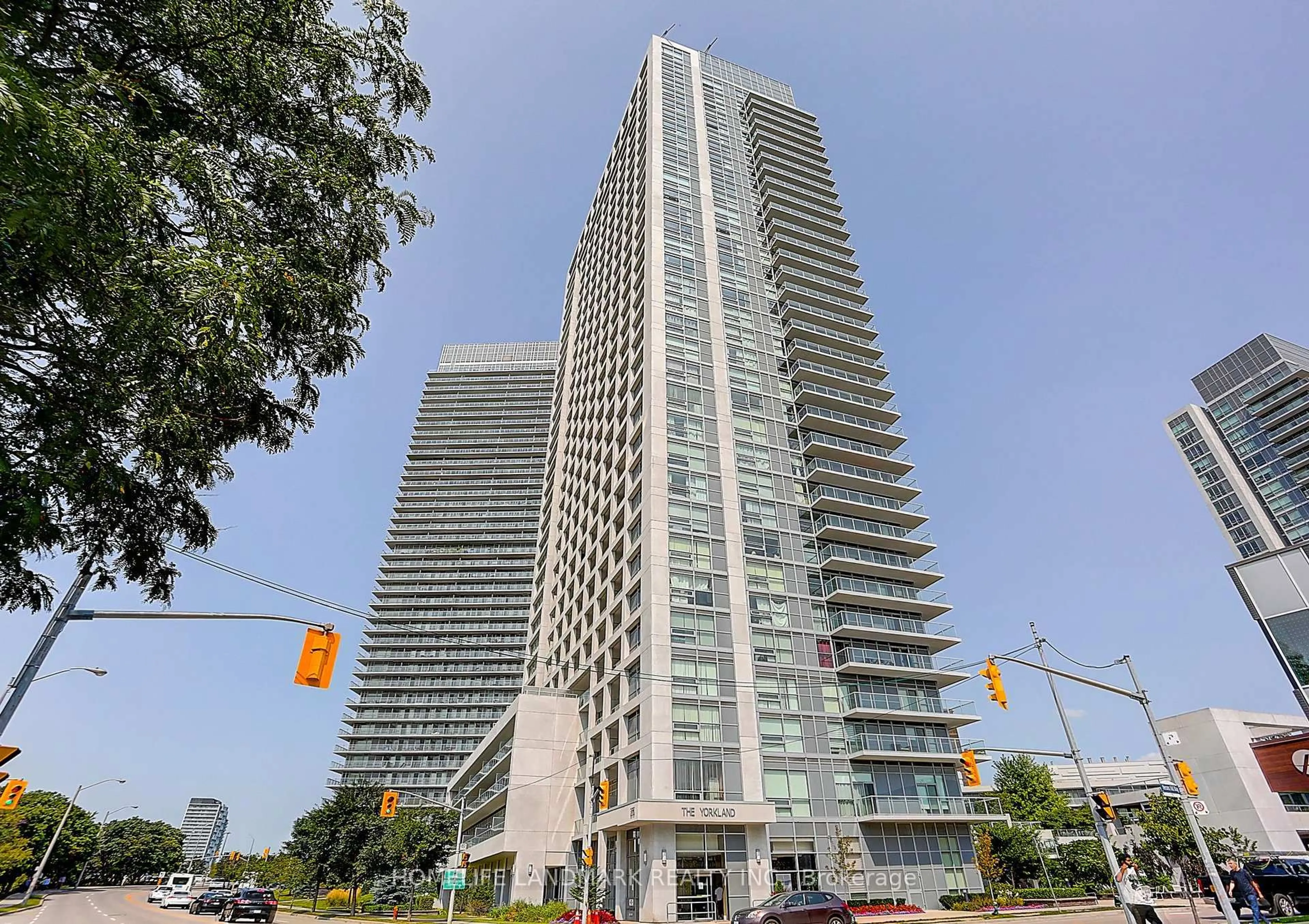 Indoor foyer for 275 Yorkland Rd #2201, Toronto Ontario M2J 0B4