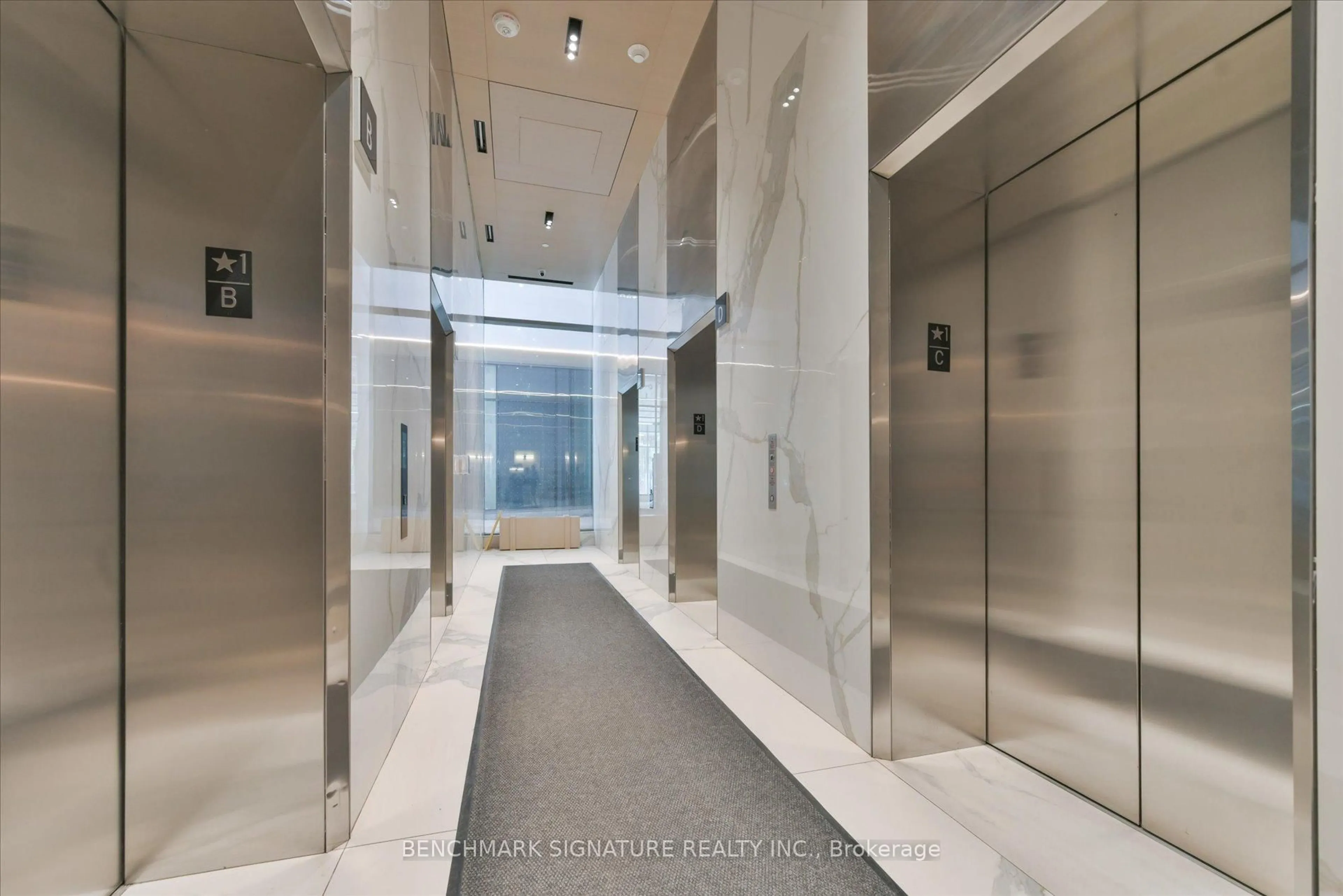 Indoor foyer for 88 Queen St #1212, Toronto Ontario M5C 0B6