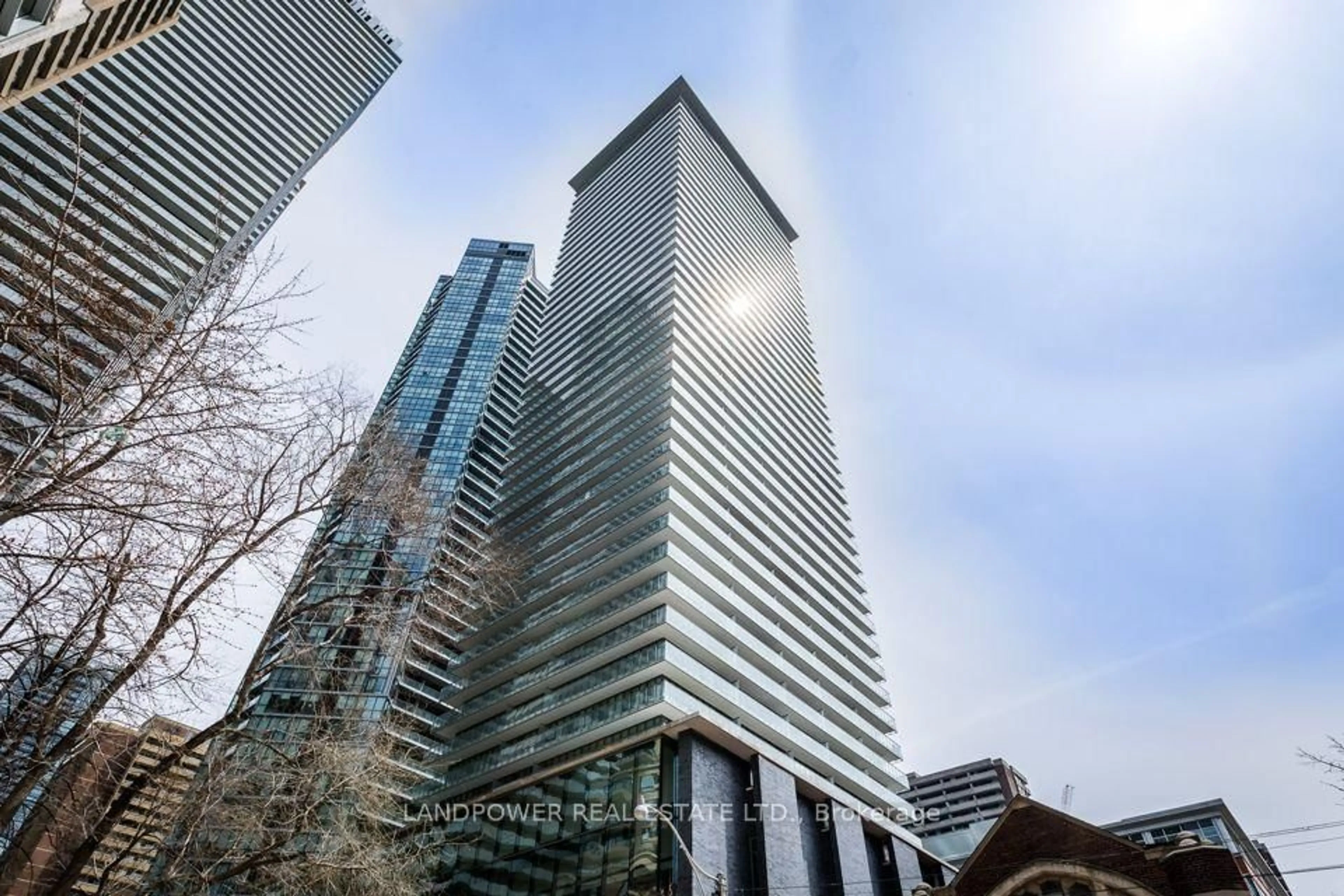 Indoor foyer for 33 Charles St #1506, Toronto Ontario M4Y 0A2