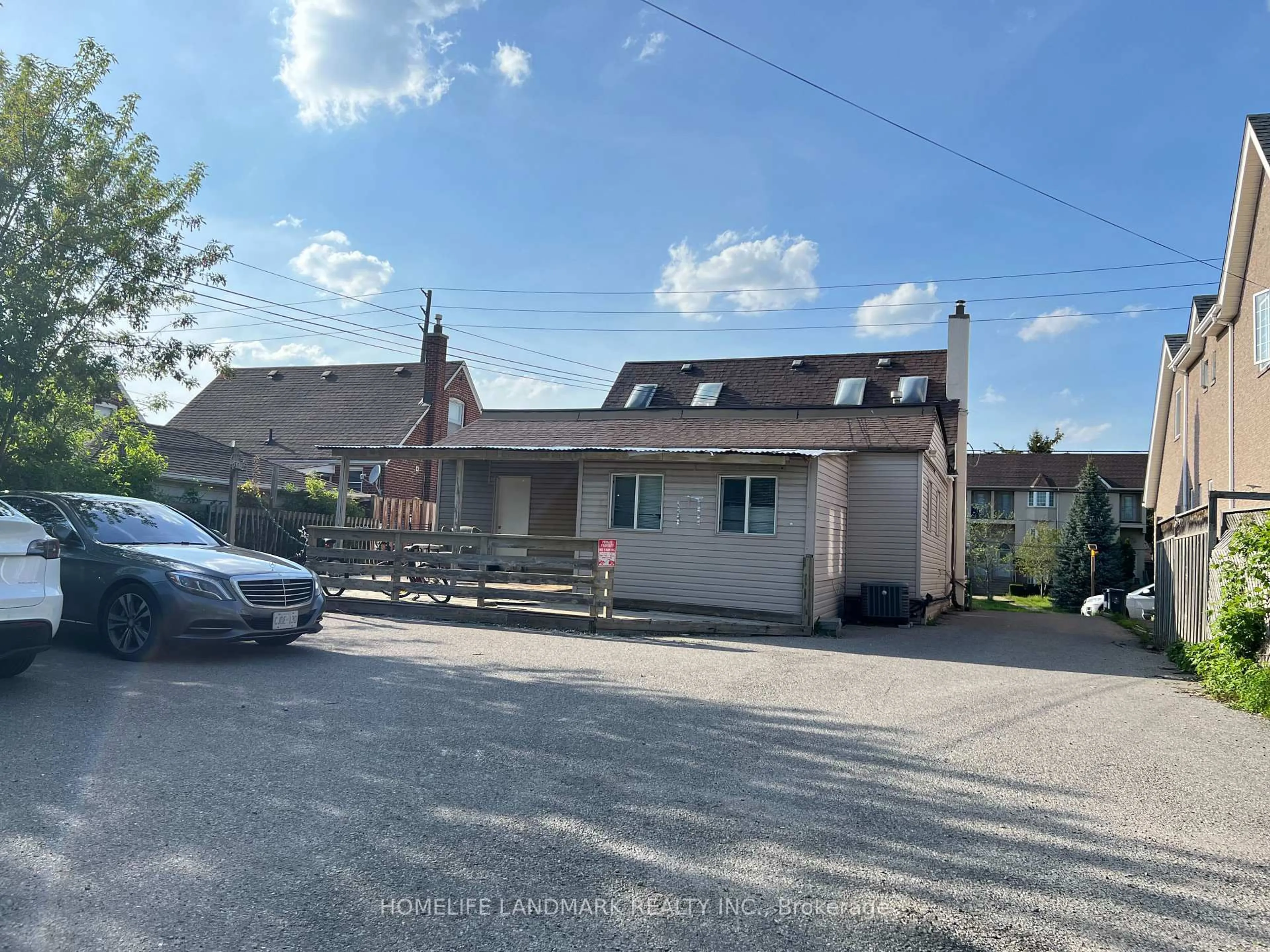 A pic from outside/outdoor area/front of a property/back of a property/a pic from drone, street for 149 Finch Ave, Toronto Ontario M2N 2J1