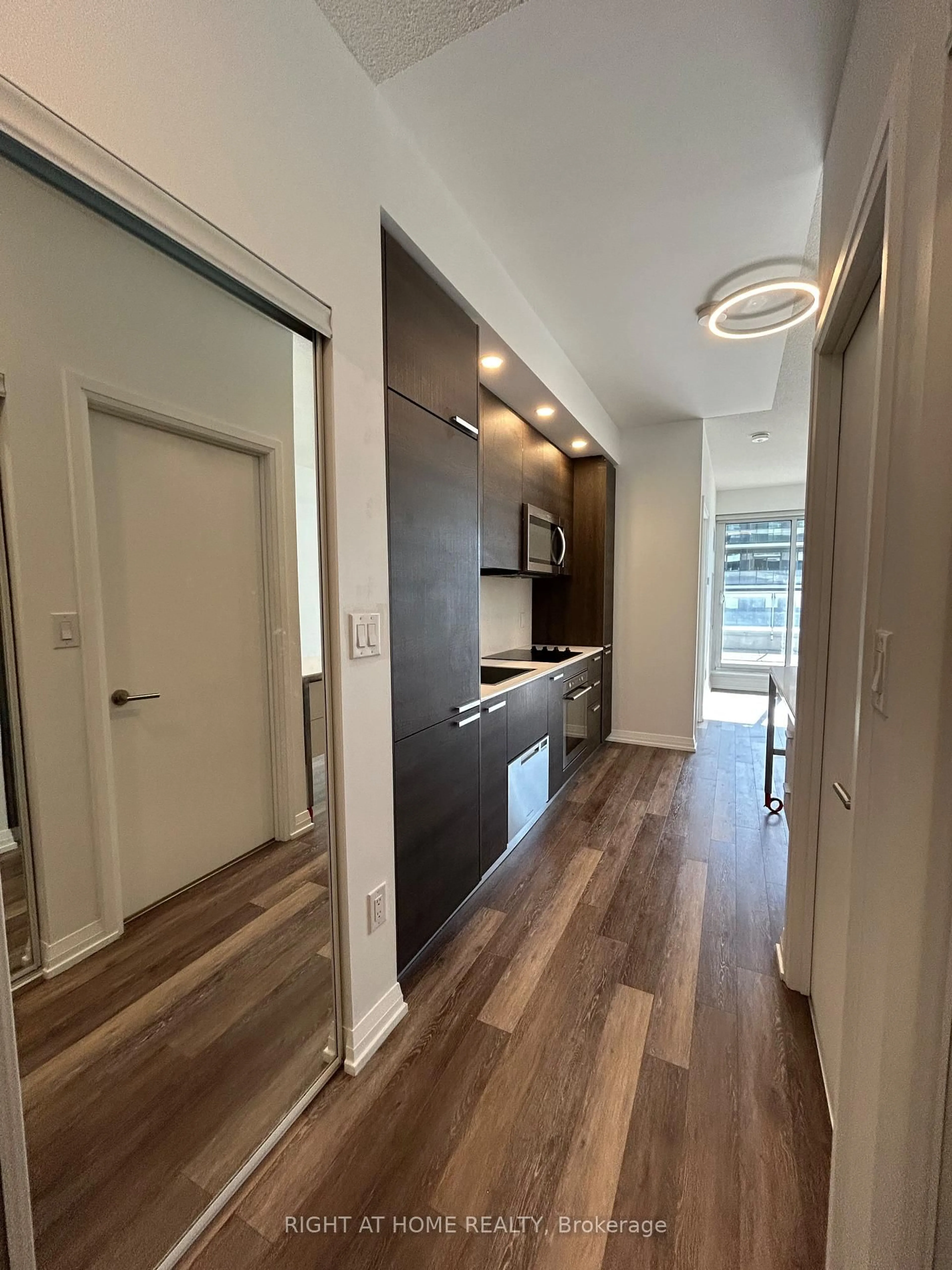 Unknown for 75 Canterbury Pl #308, Toronto Ontario M2N 0L2